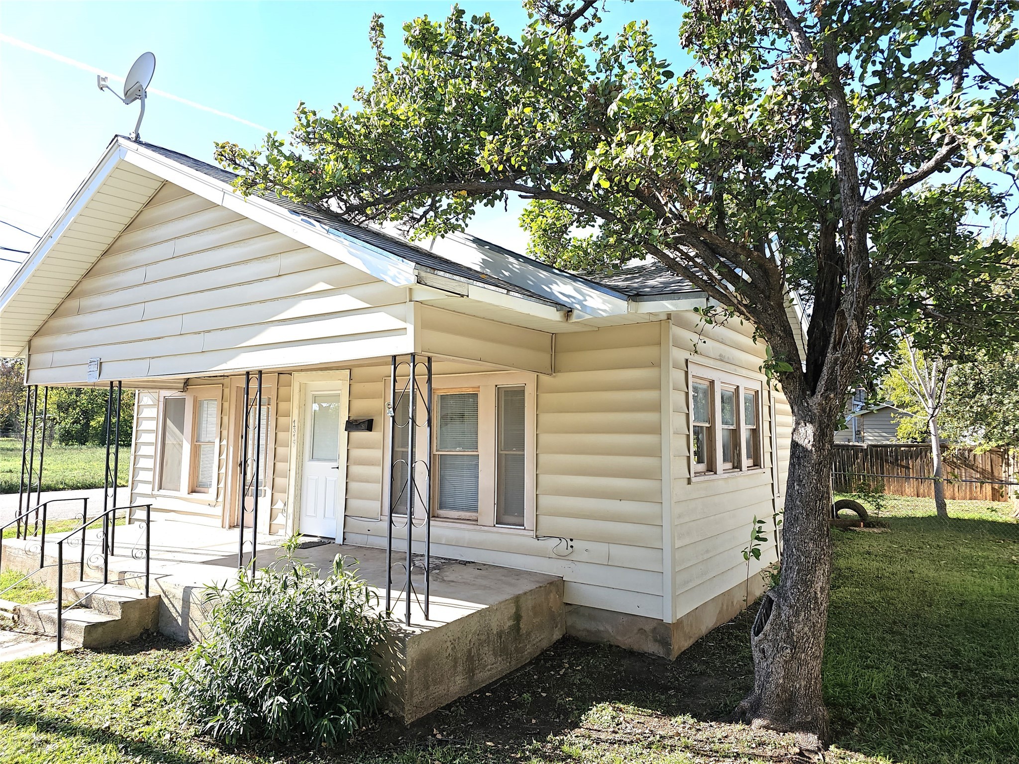 1317 Avenue C Brownwood TX 76801