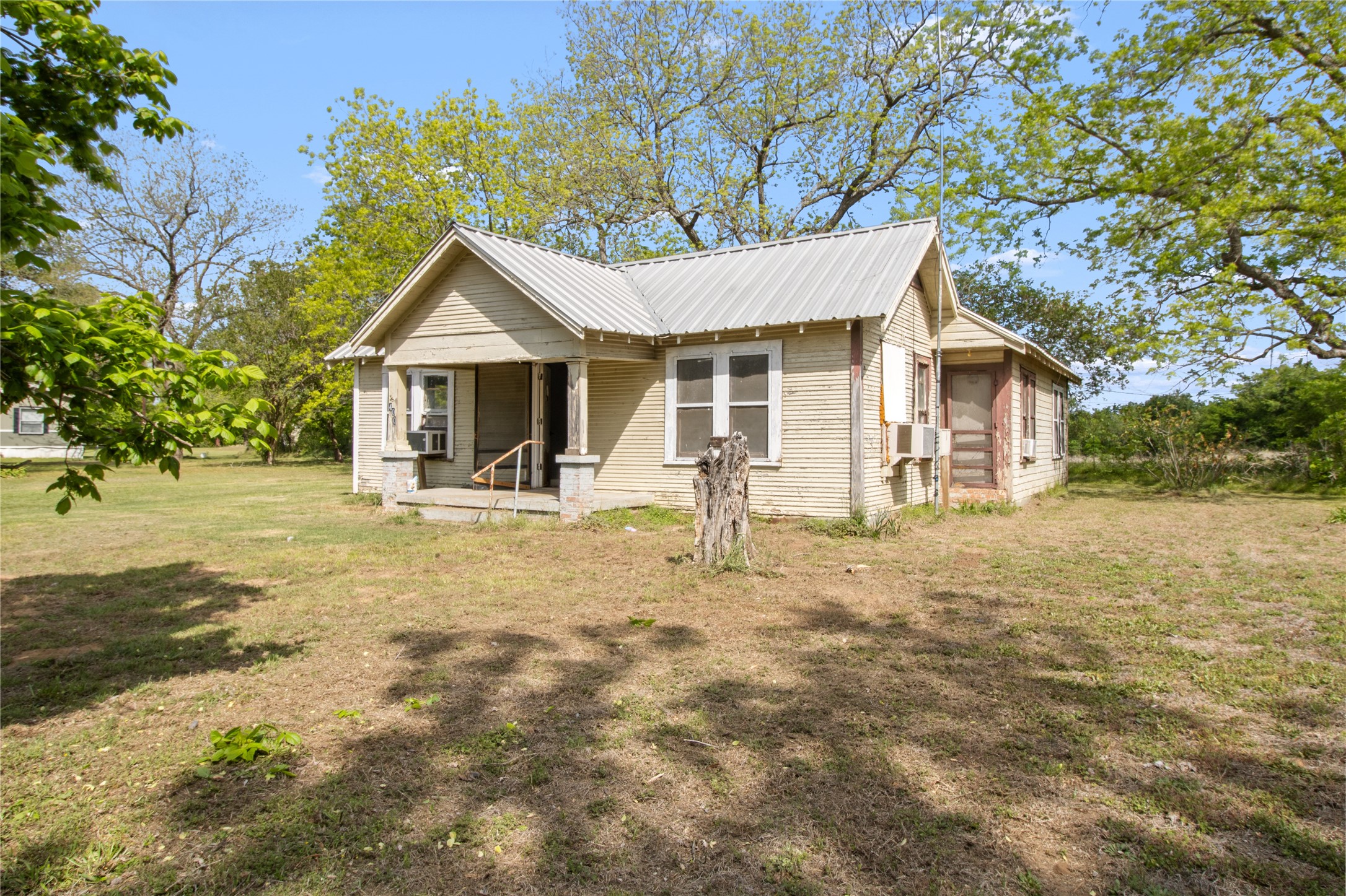 400 W Front Street Trinidad TX 75163