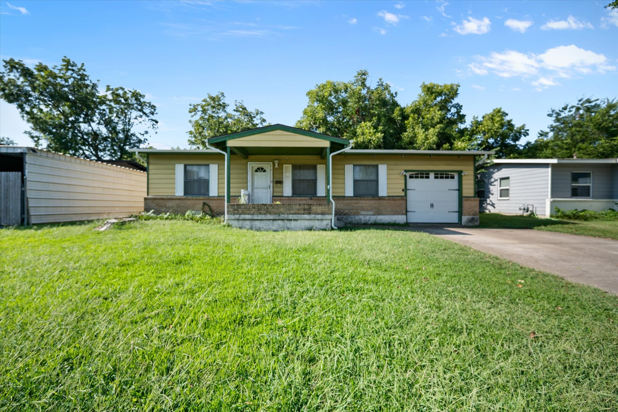 812 Kelly Terrace Arlington TX 76010