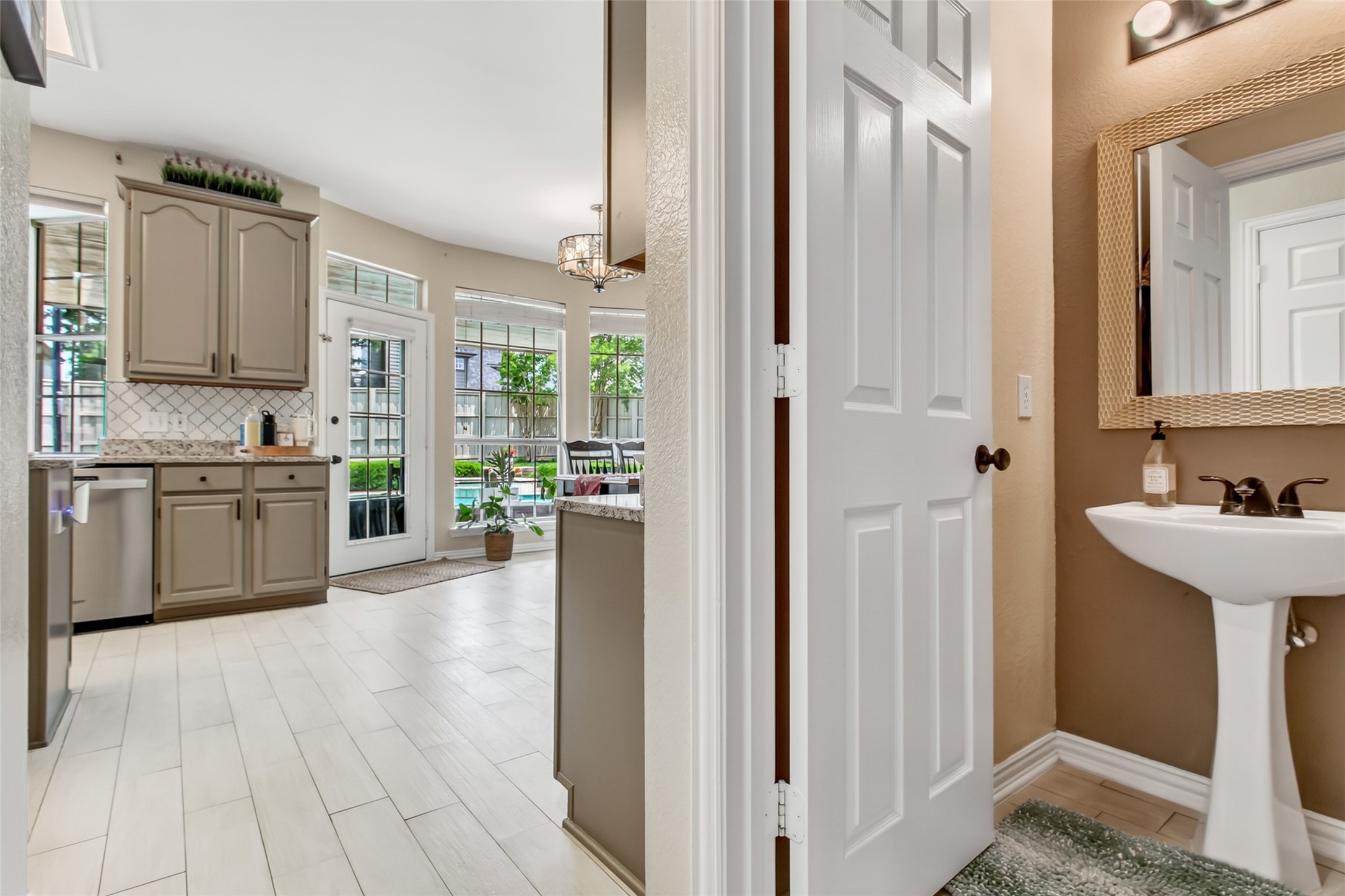 2140 Sandell Drive Grapevine TX 76051