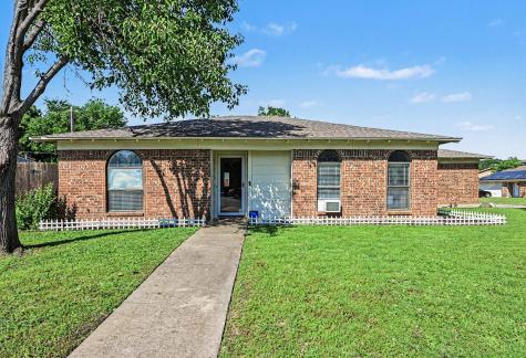 8553 James Court White Settlement TX 76108