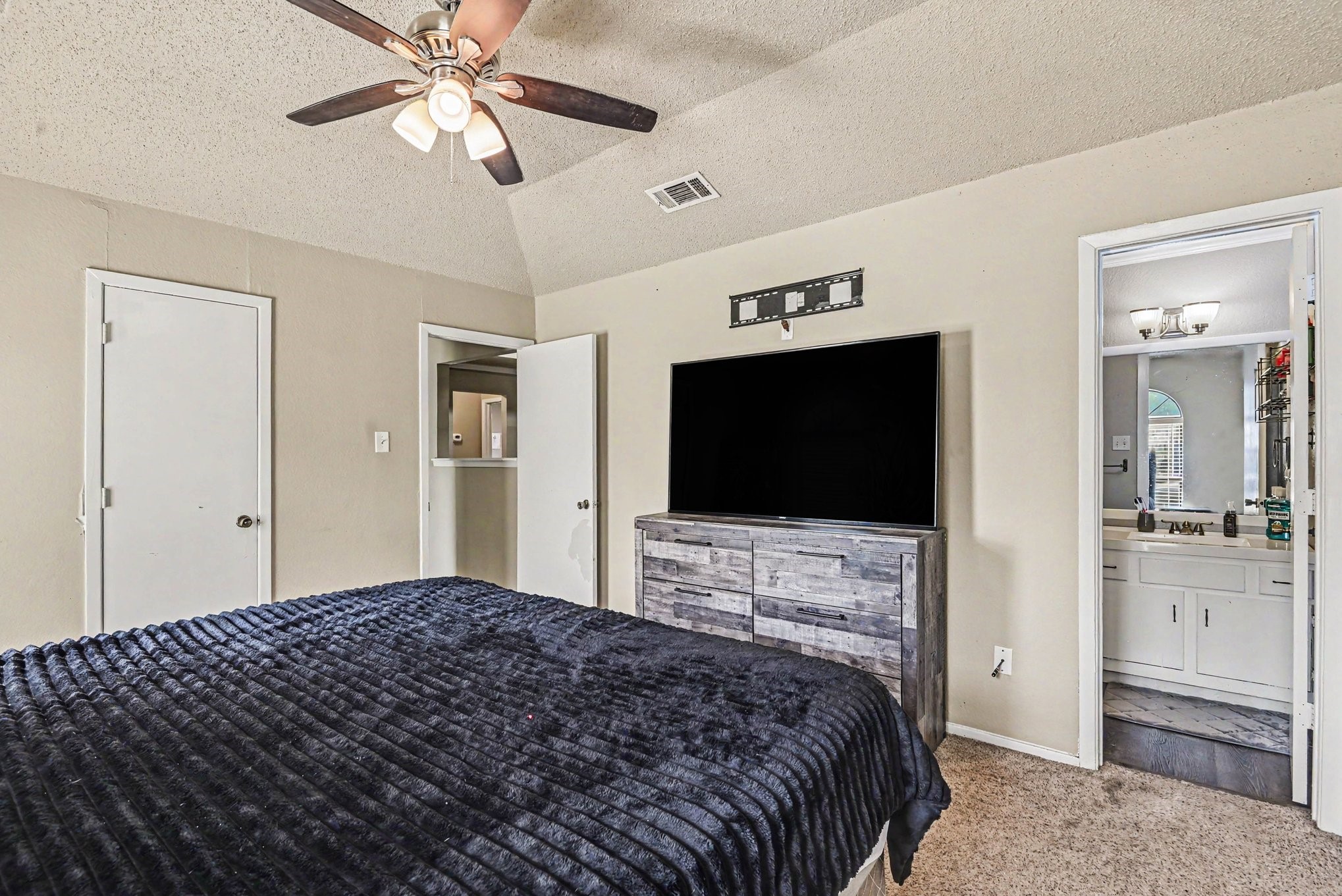 8553 James Court White Settlement TX 76108