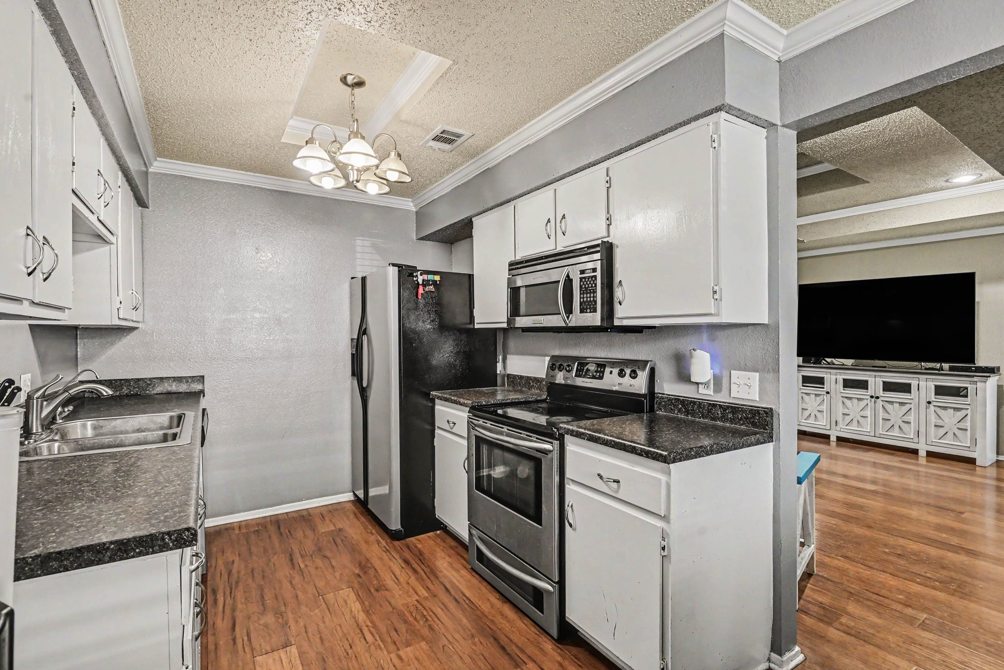 8553 James Court White Settlement TX 76108
