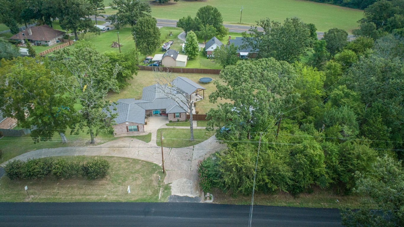 776 County Road 2220 Mineola TX 75773