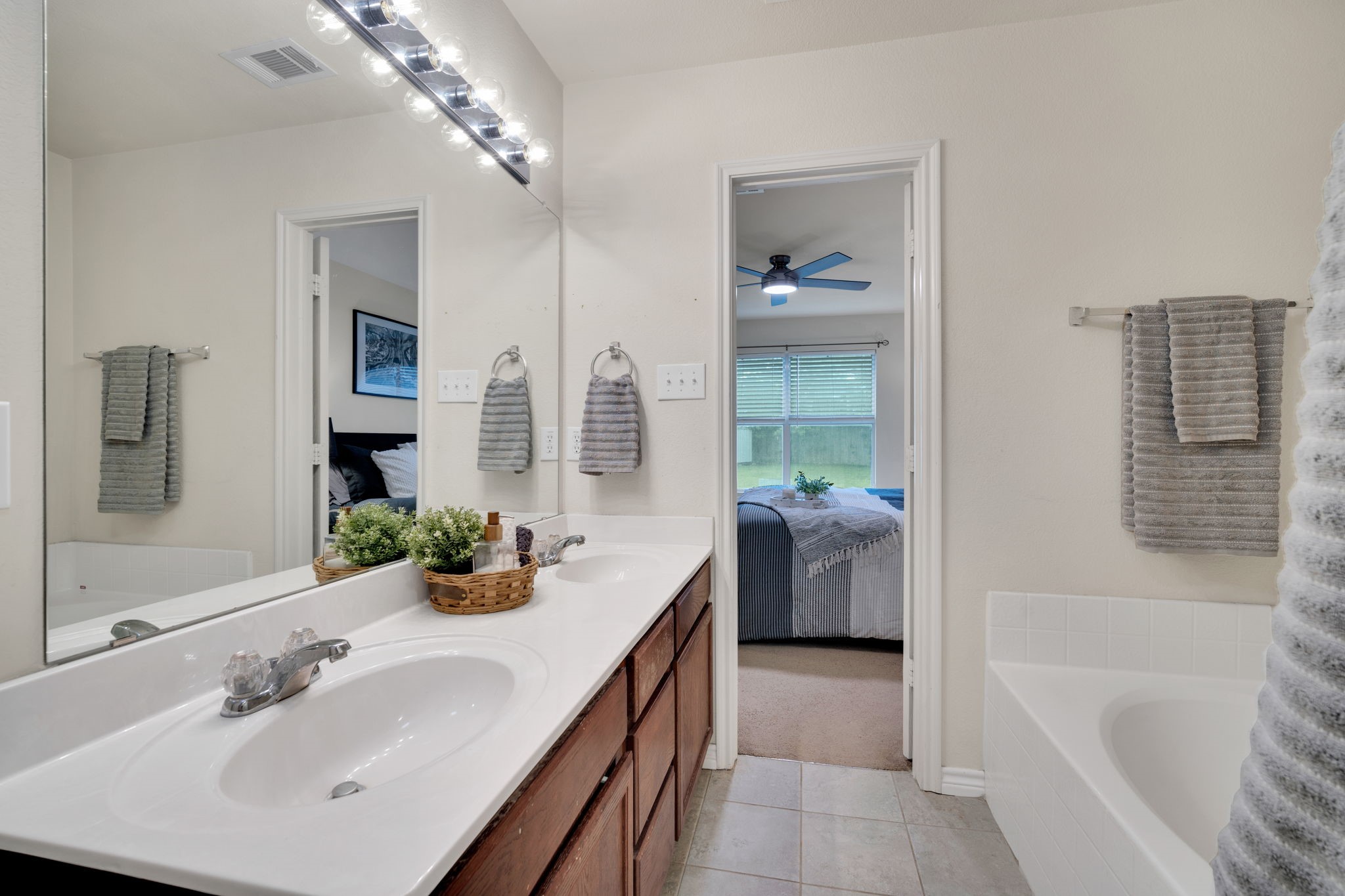 313 Shadow Bend Drive Red Oak TX 75154