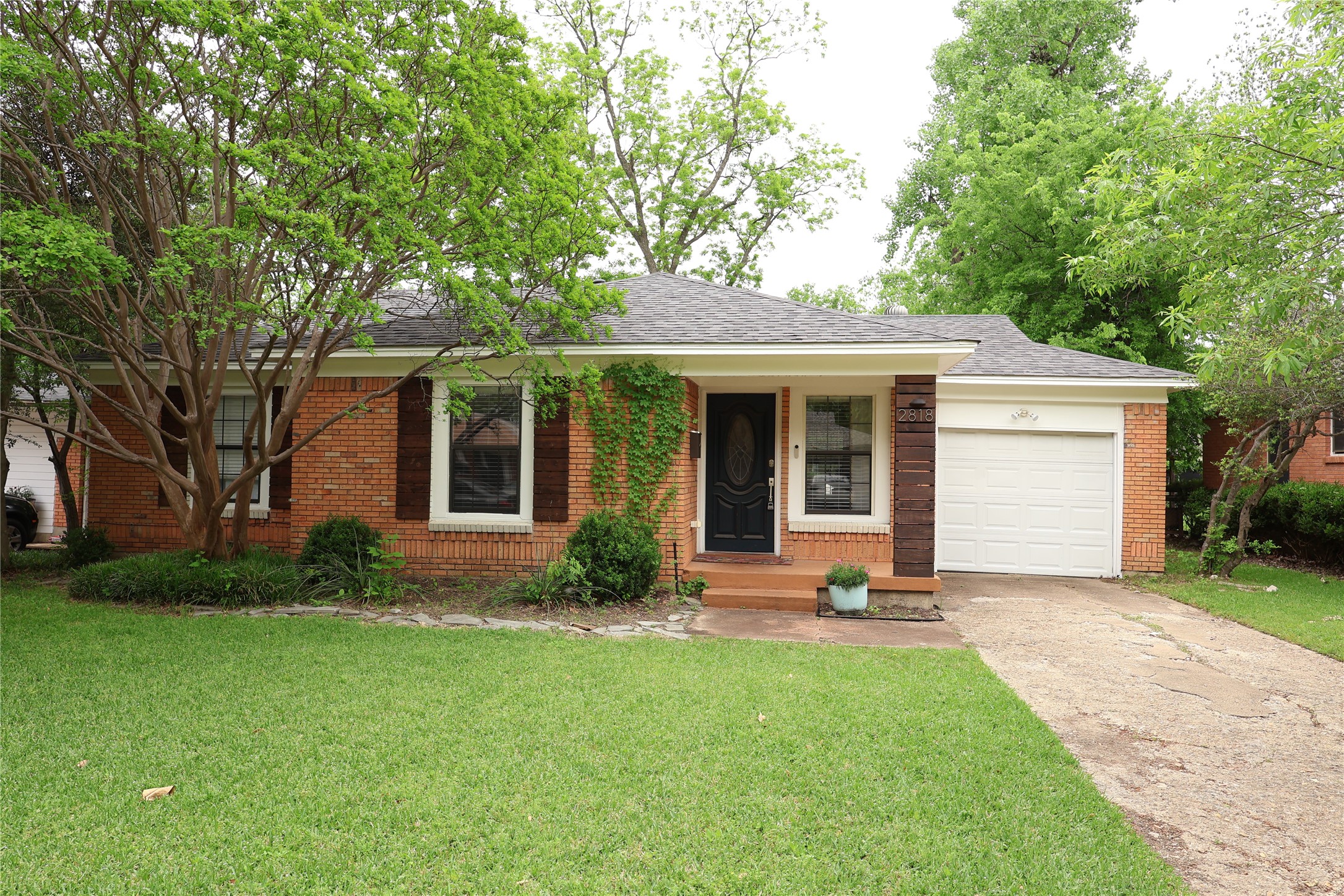 2818 Tolosa Drive Dallas TX 75228
