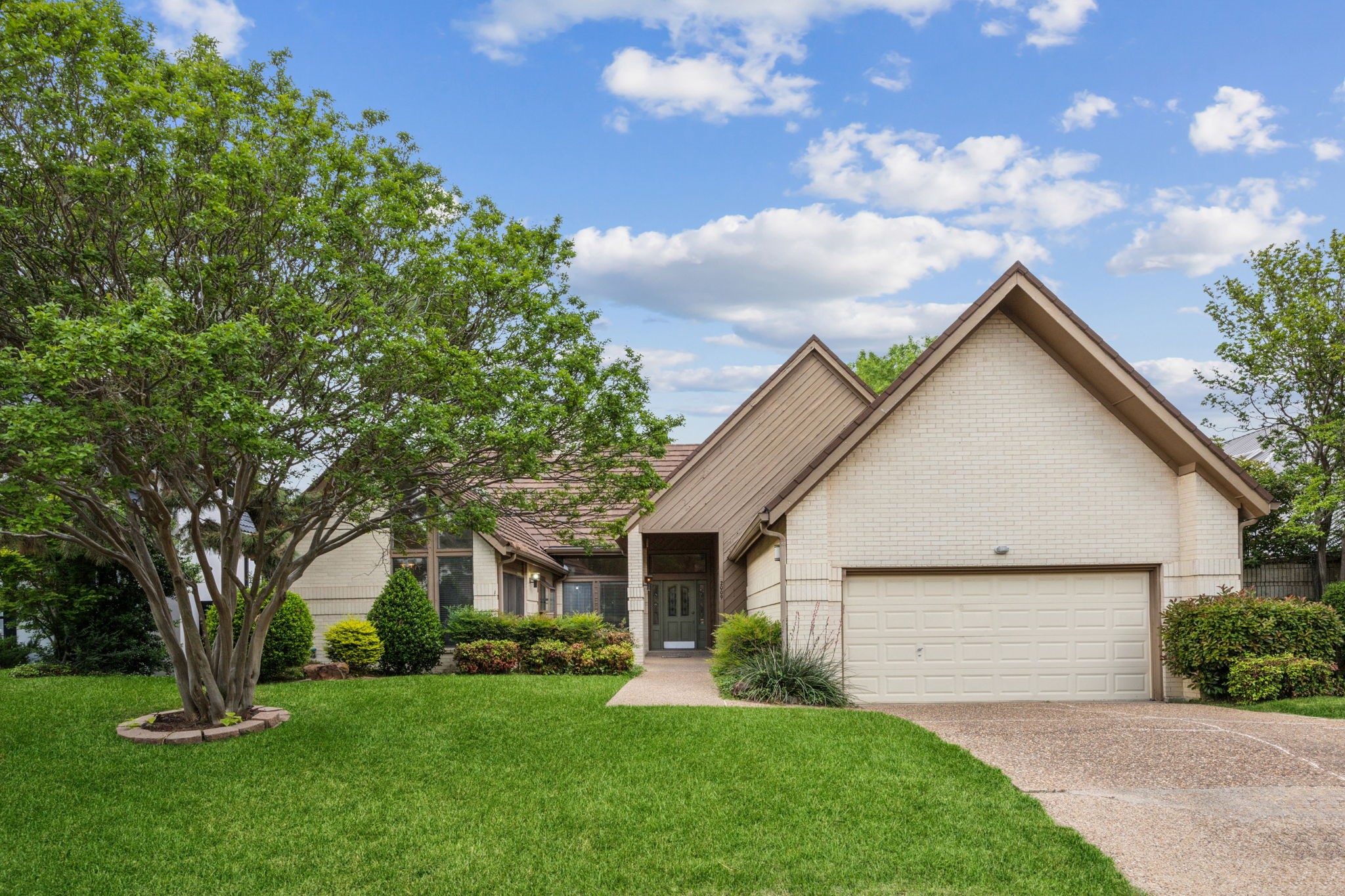 2009 Crockett Court Irving TX 75038