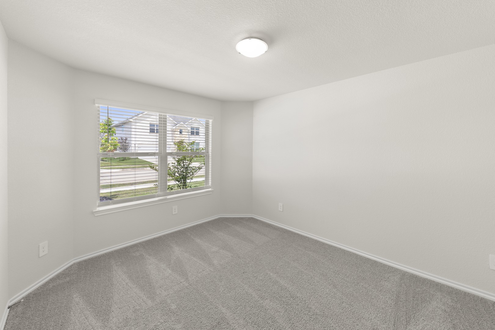 1633 Elle Lane Aubrey TX 76227