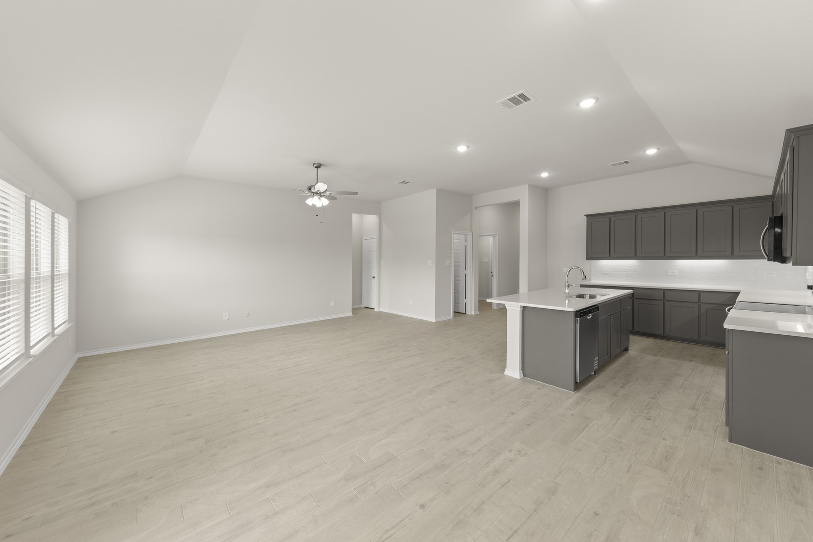1633 Elle Lane Aubrey TX 76227