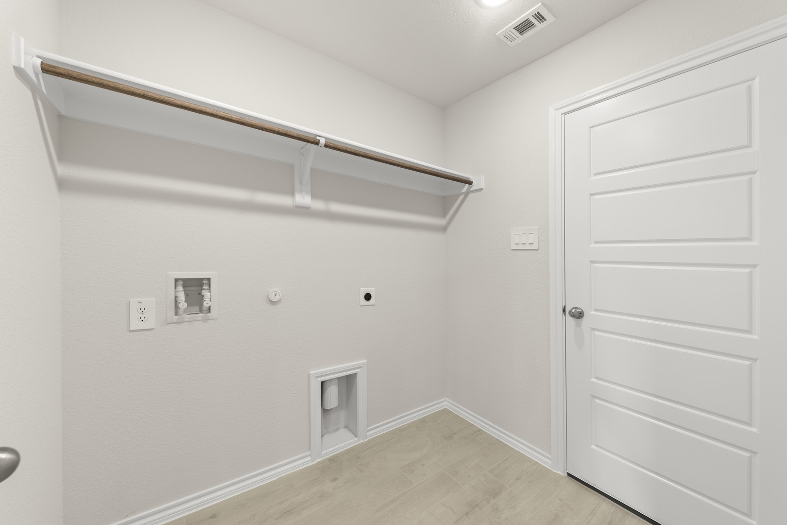 1633 Elle Lane Aubrey TX 76227