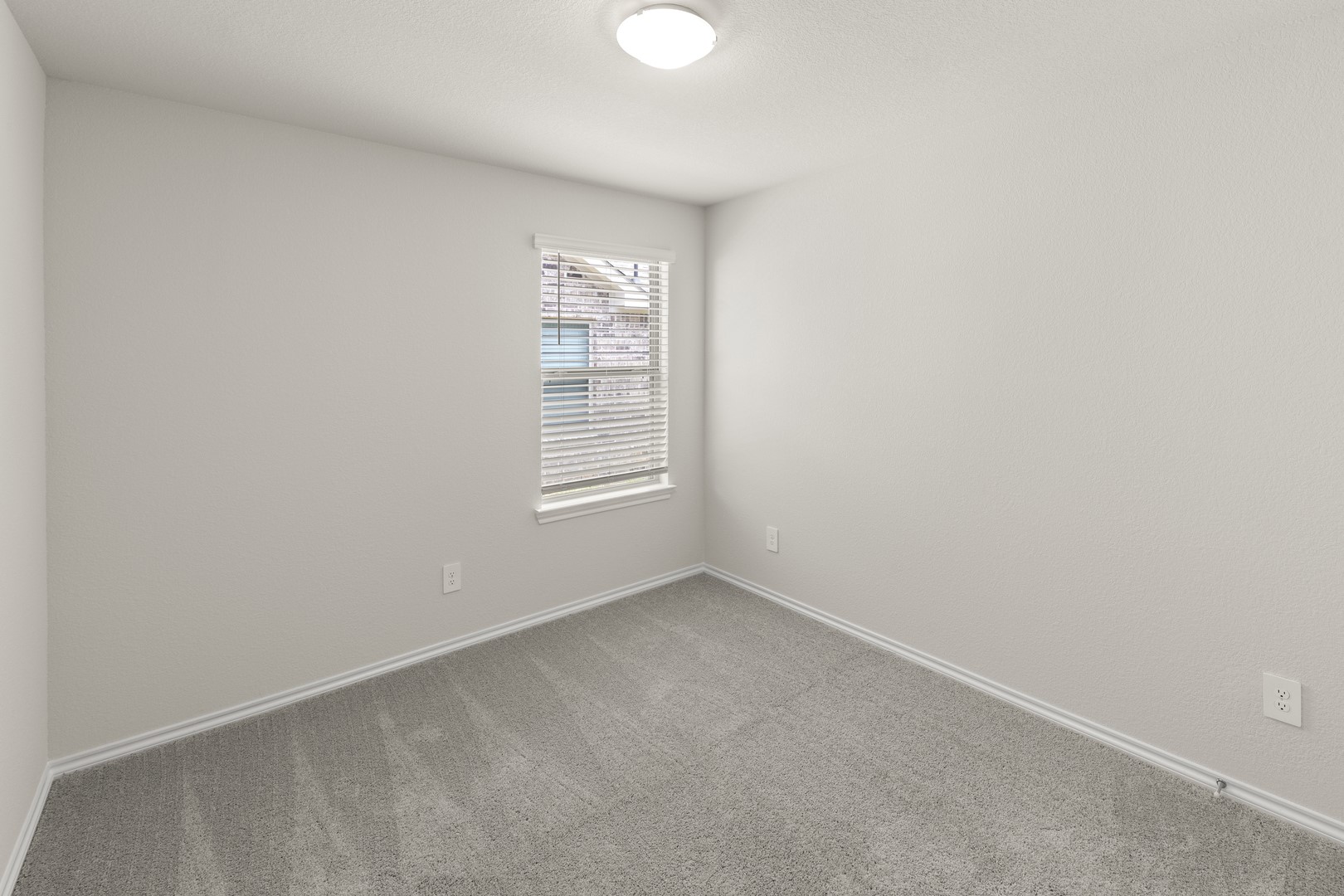 1633 Elle Lane Aubrey TX 76227