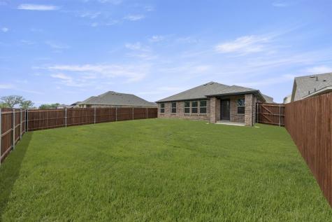 1633 Elle Lane Aubrey TX 76227