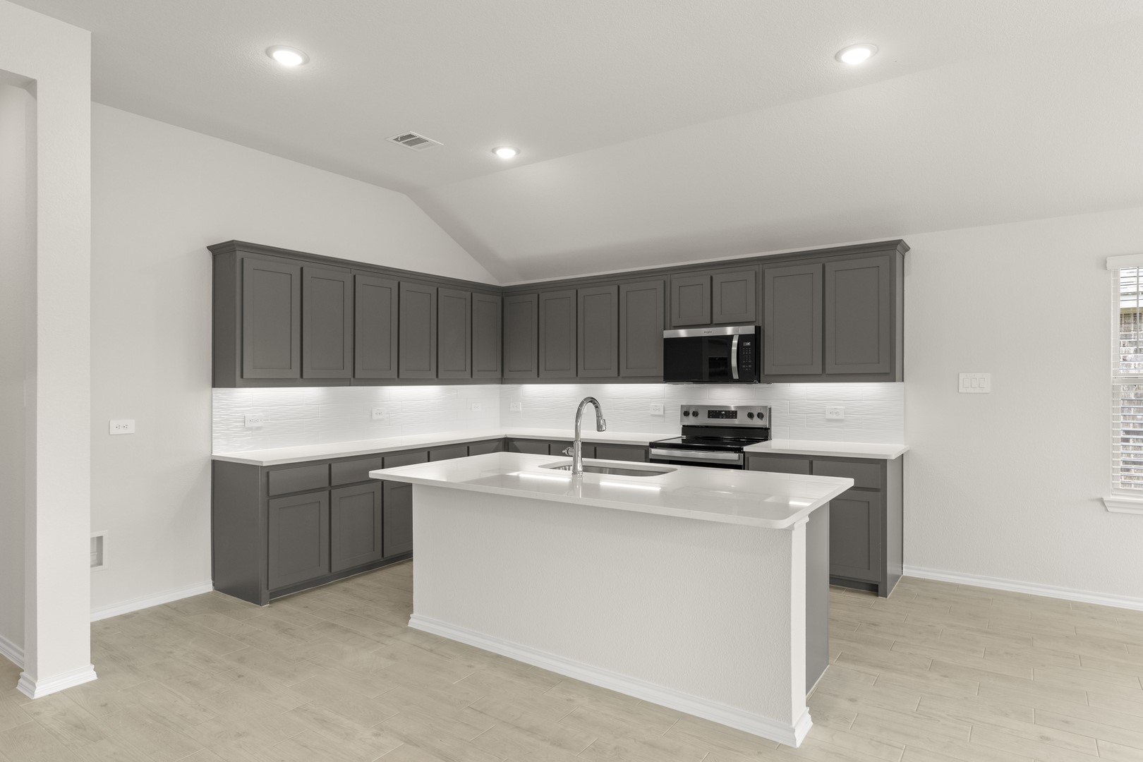 1633 Elle Lane Aubrey TX 76227