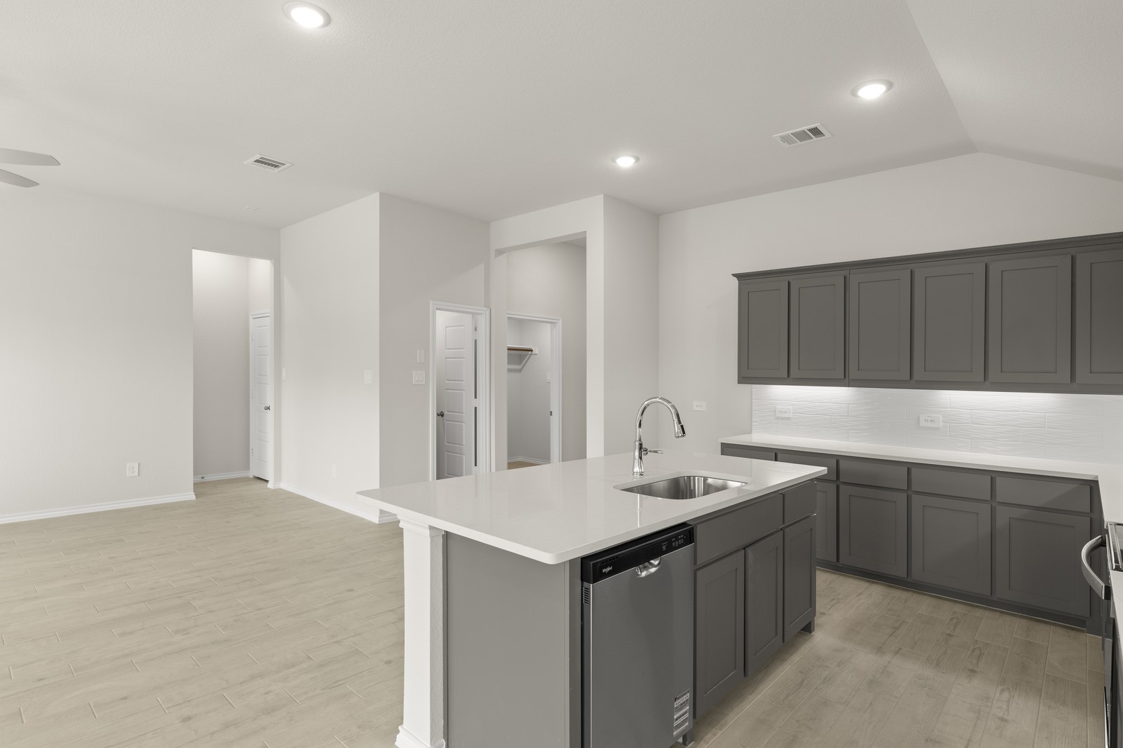 1633 Elle Lane Aubrey TX 76227