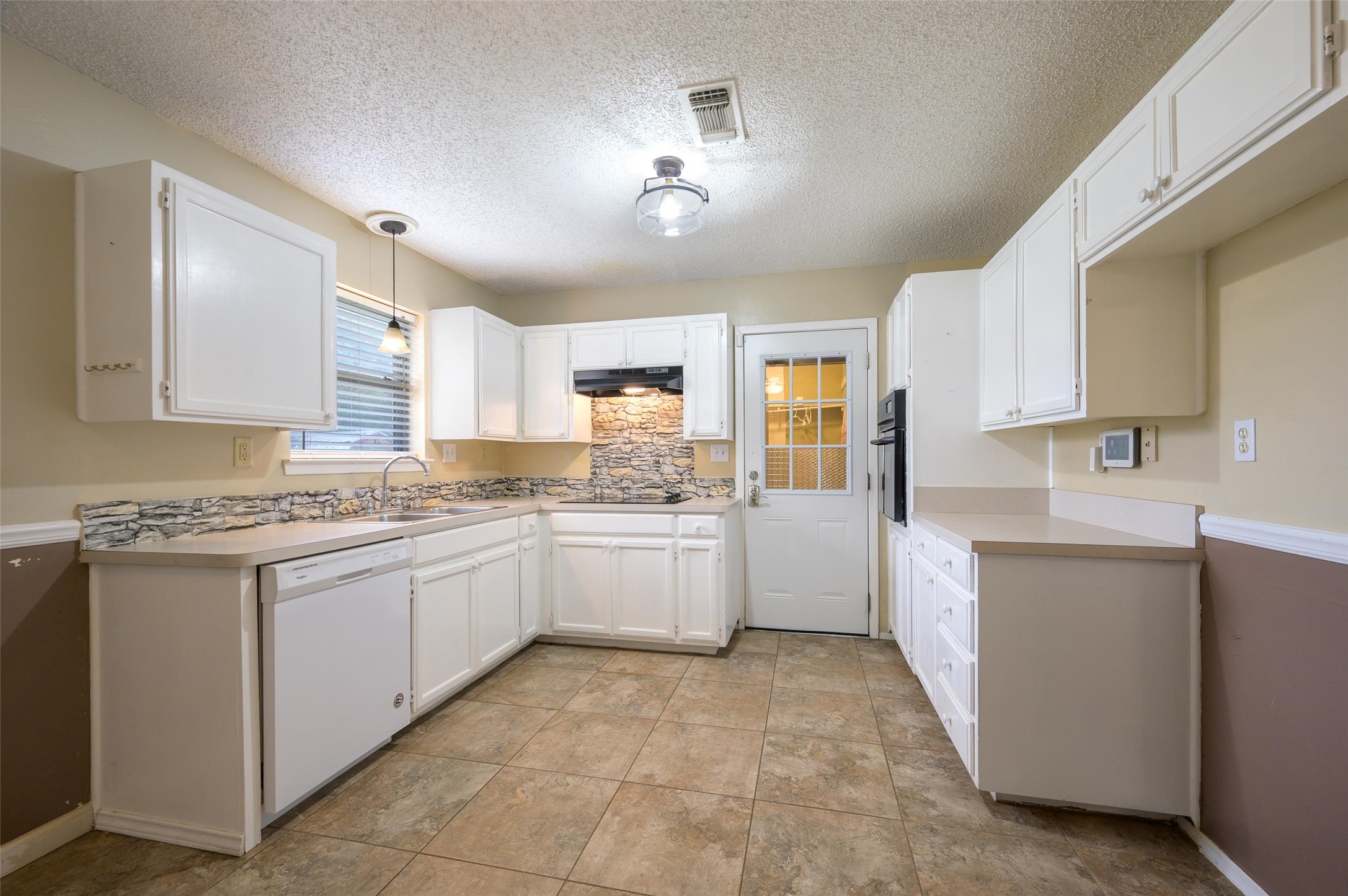 1119 Chester Street Cleburne TX 76033