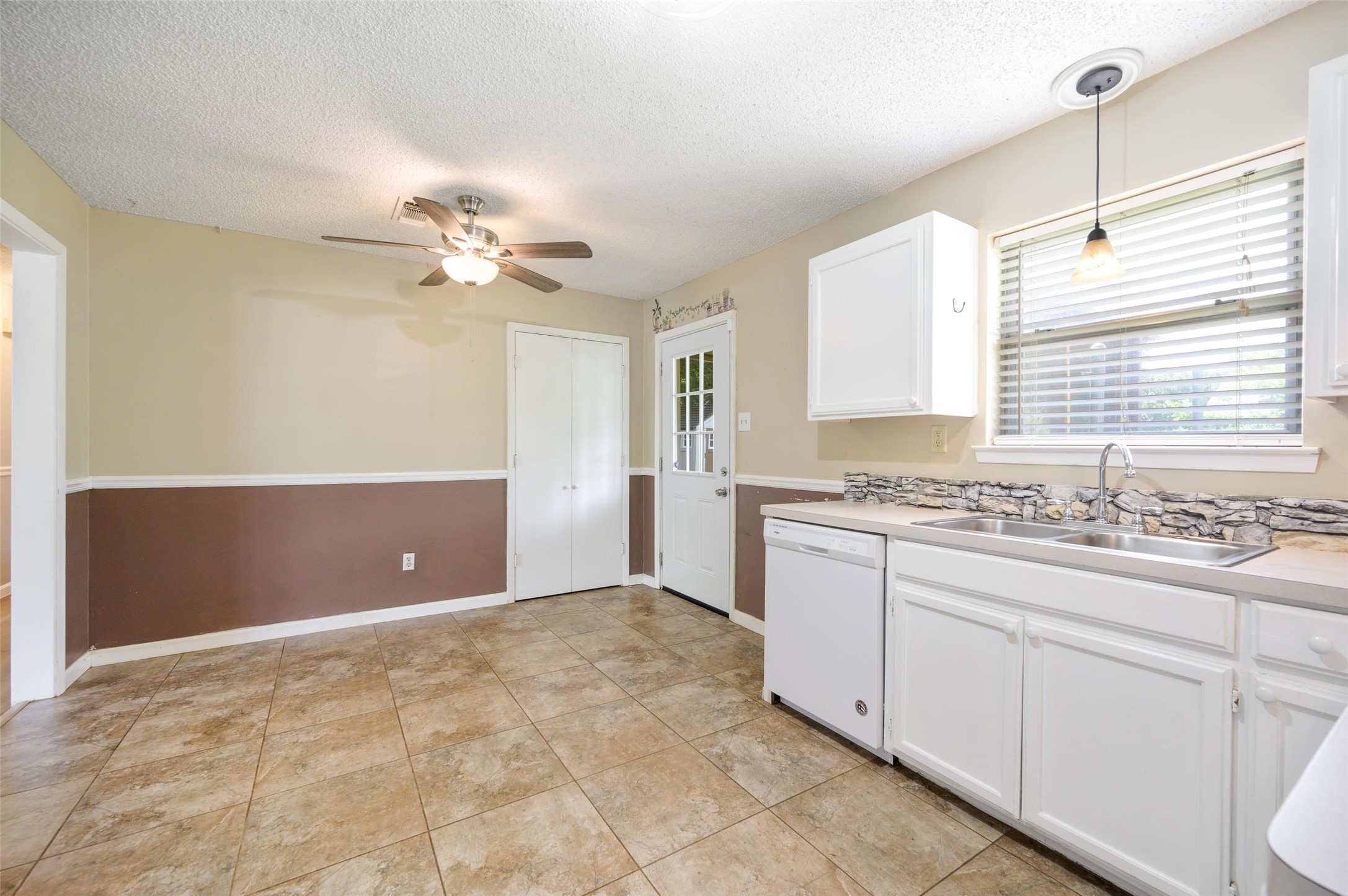 1119 Chester Street Cleburne TX 76033