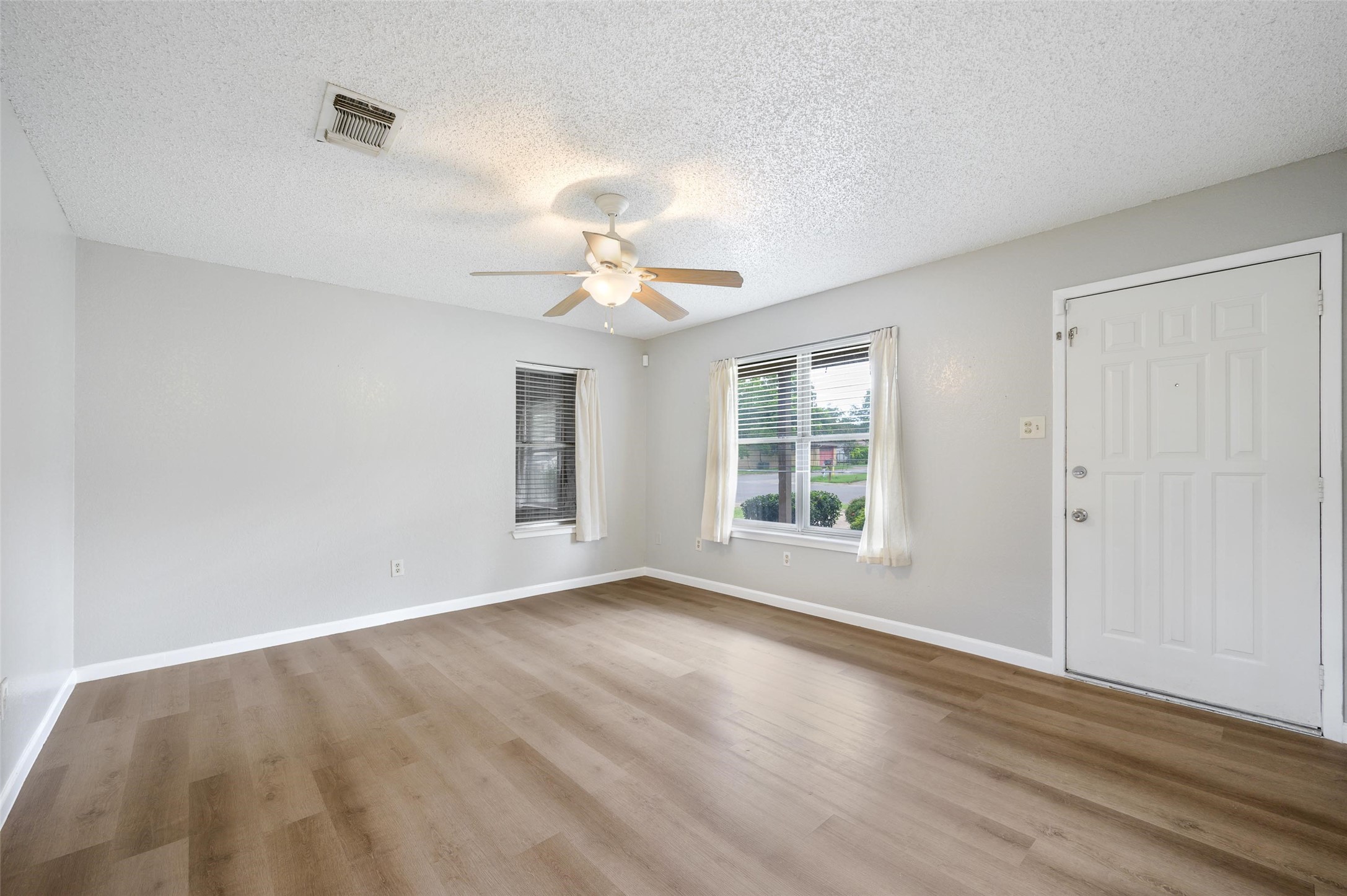 1119 Chester Street Cleburne TX 76033