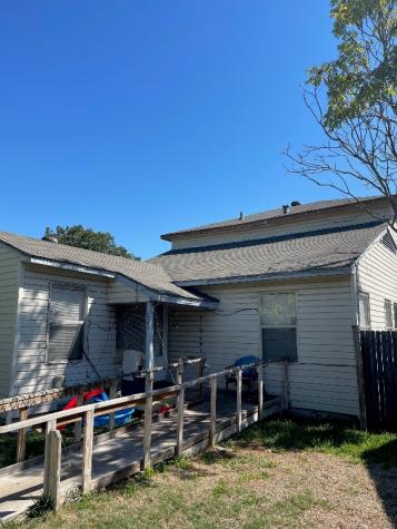 222 NW 15th Street Grand Prairie TX 75050