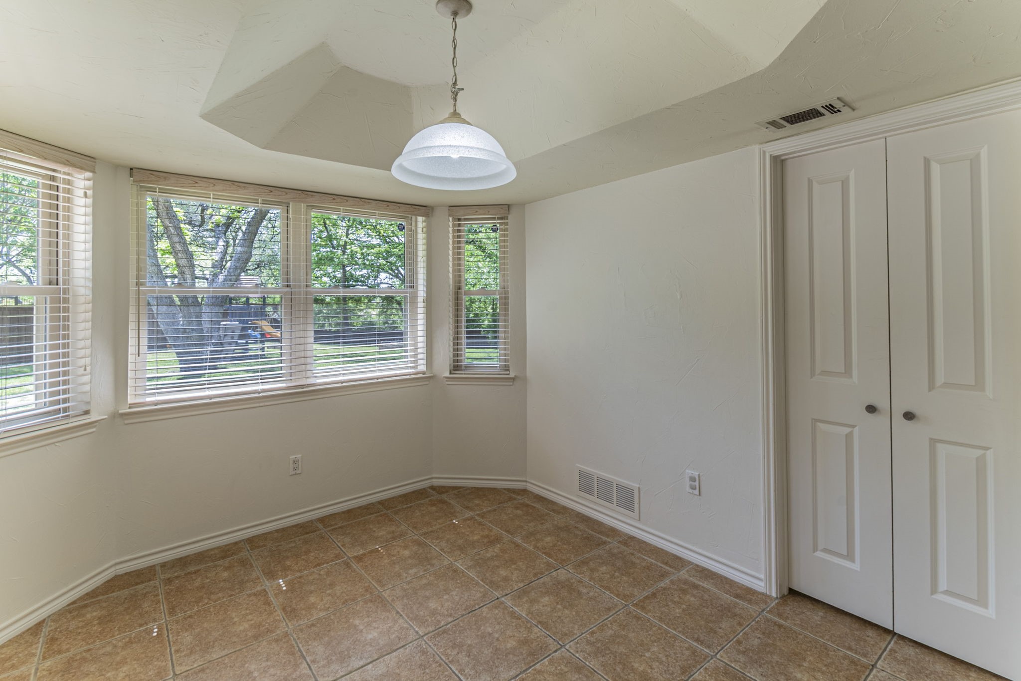127 Nicklaus Nook Lancaster TX 75146