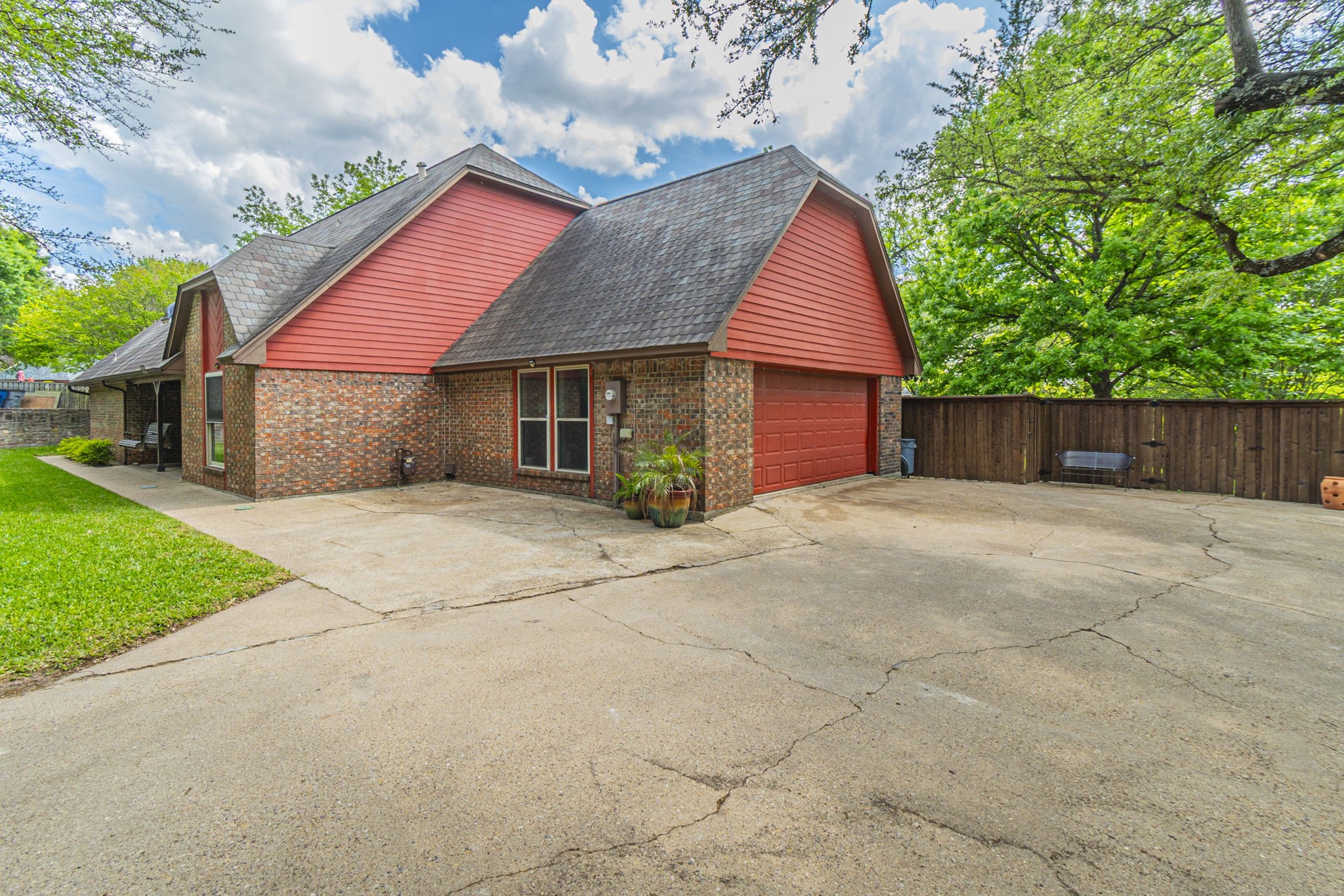 127 Nicklaus Nook Lancaster TX 75146