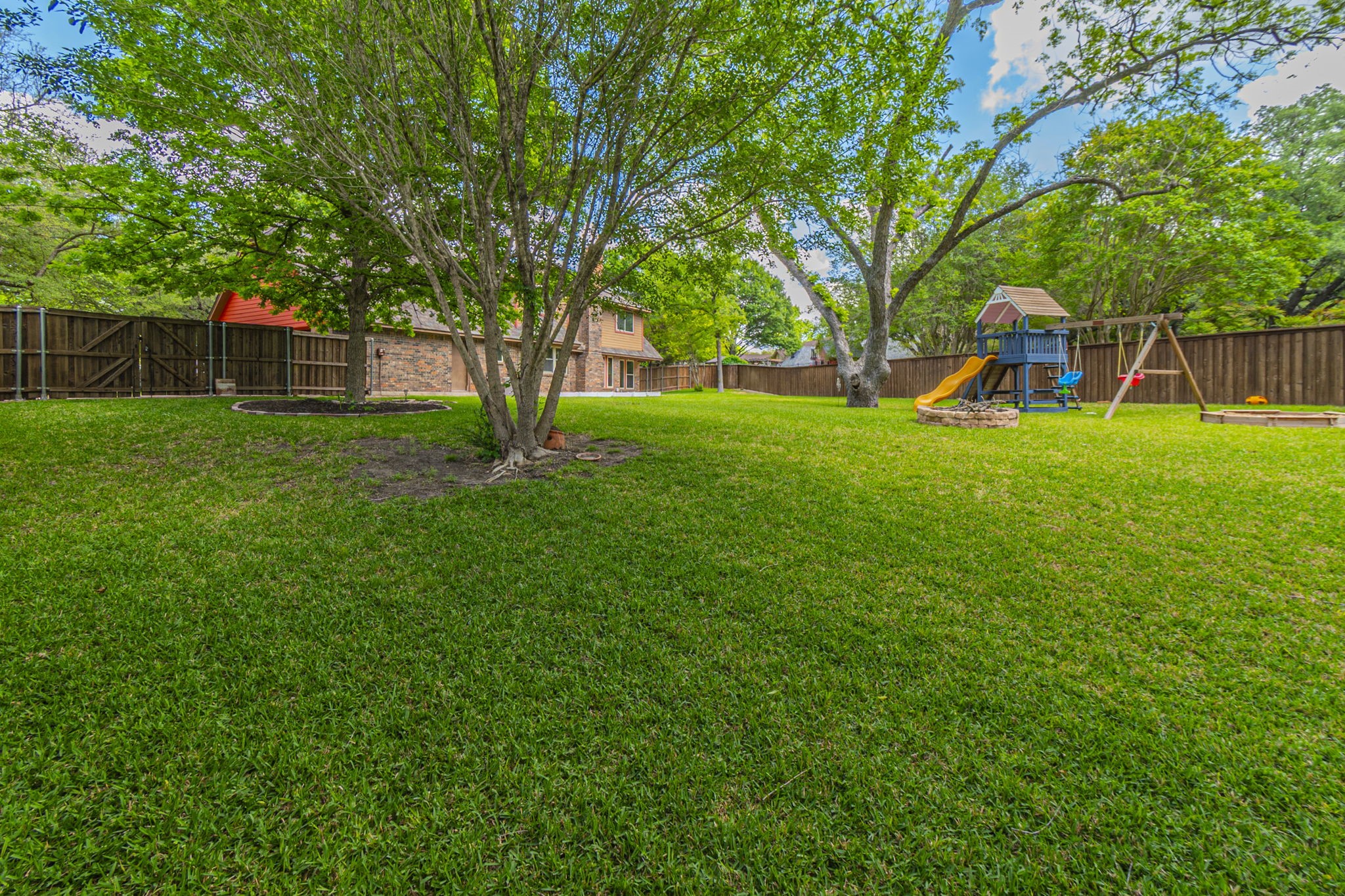 127 Nicklaus Nook Lancaster TX 75146