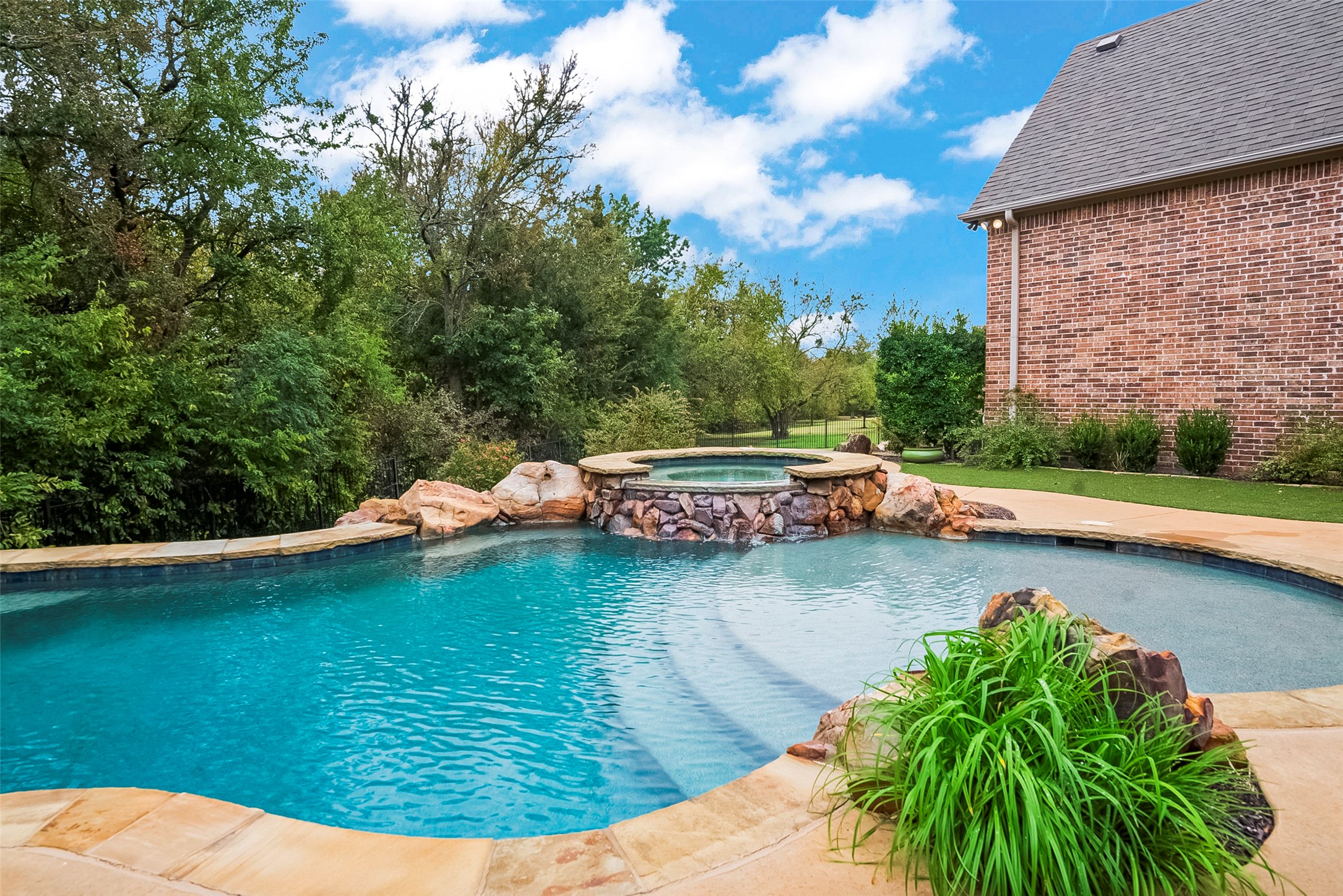 301 Harrison Circle Van Alstyne TX 75495