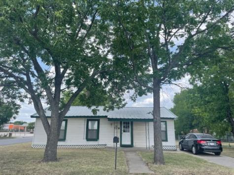 185 W Park Street Stephenville TX 76401