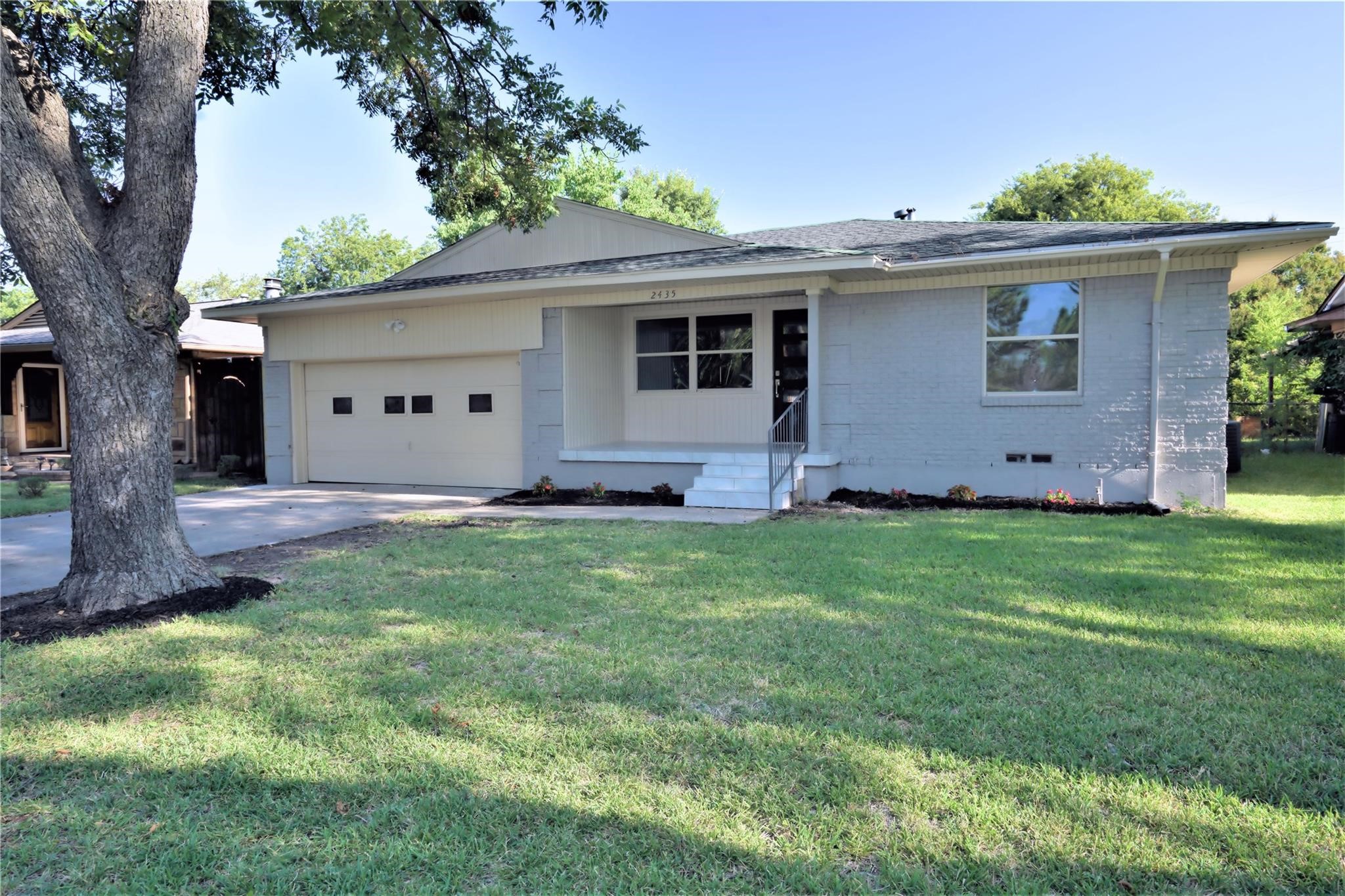 2435 Hillsboro Avenue Dallas TX 75228