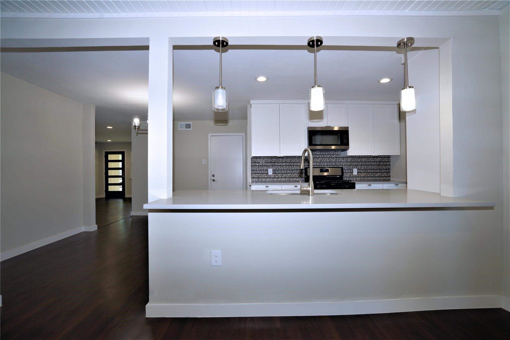 2435 Hillsboro Avenue Dallas TX 75228