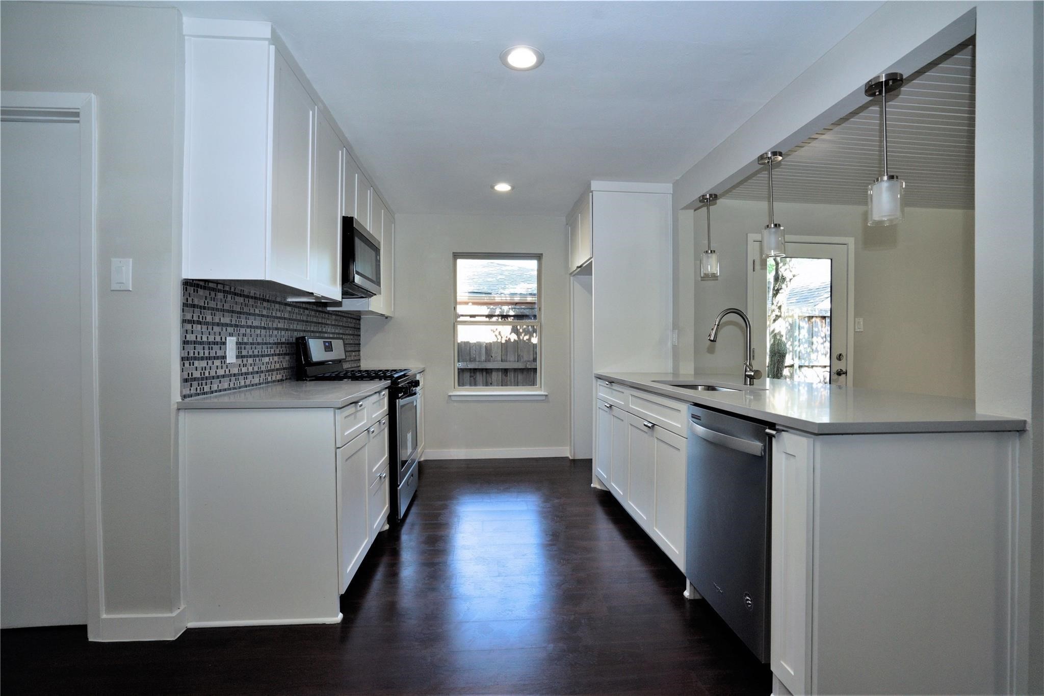 2435 Hillsboro Avenue Dallas TX 75228
