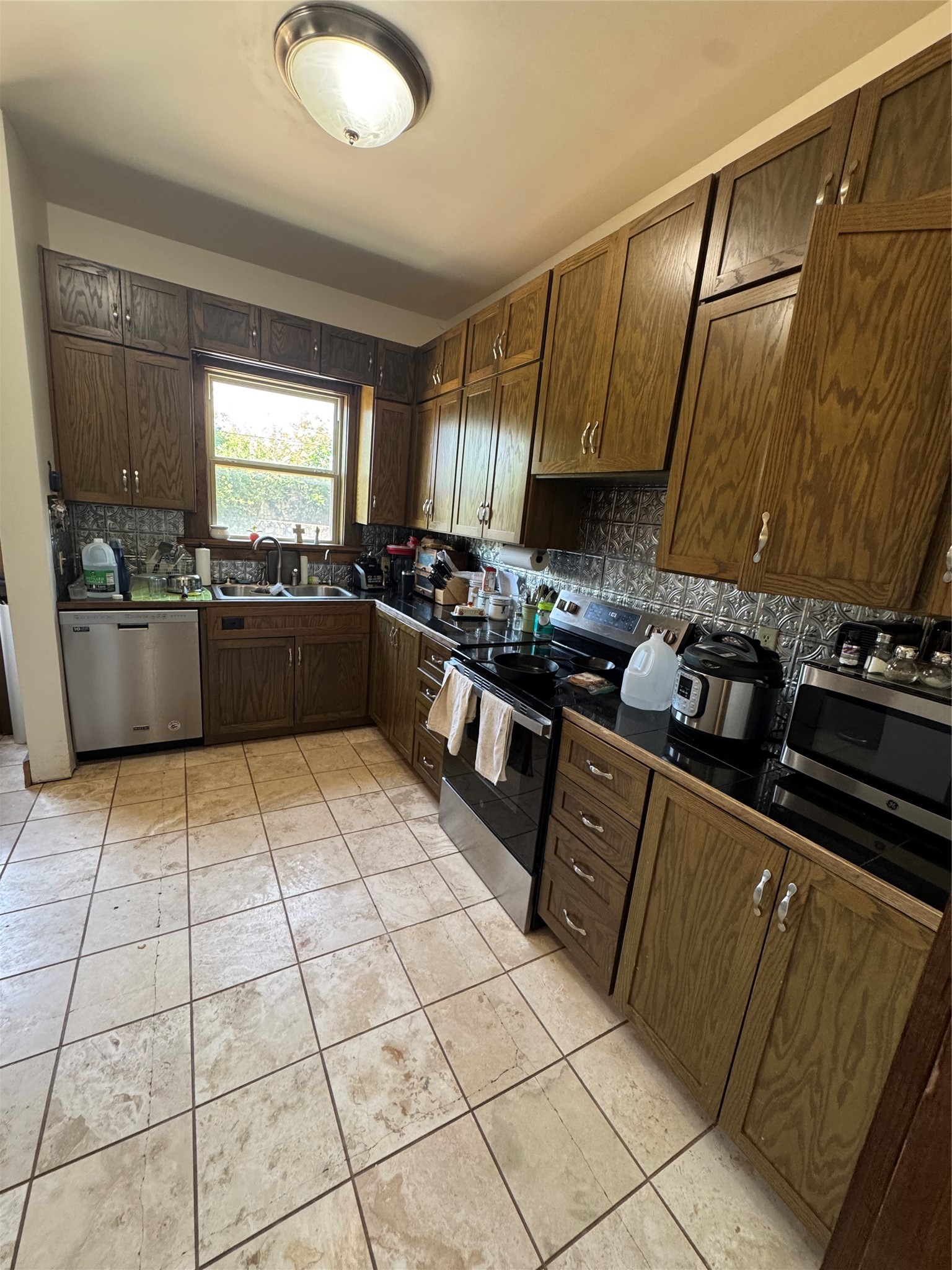 901 W 3rd Street Quanah TX 79252