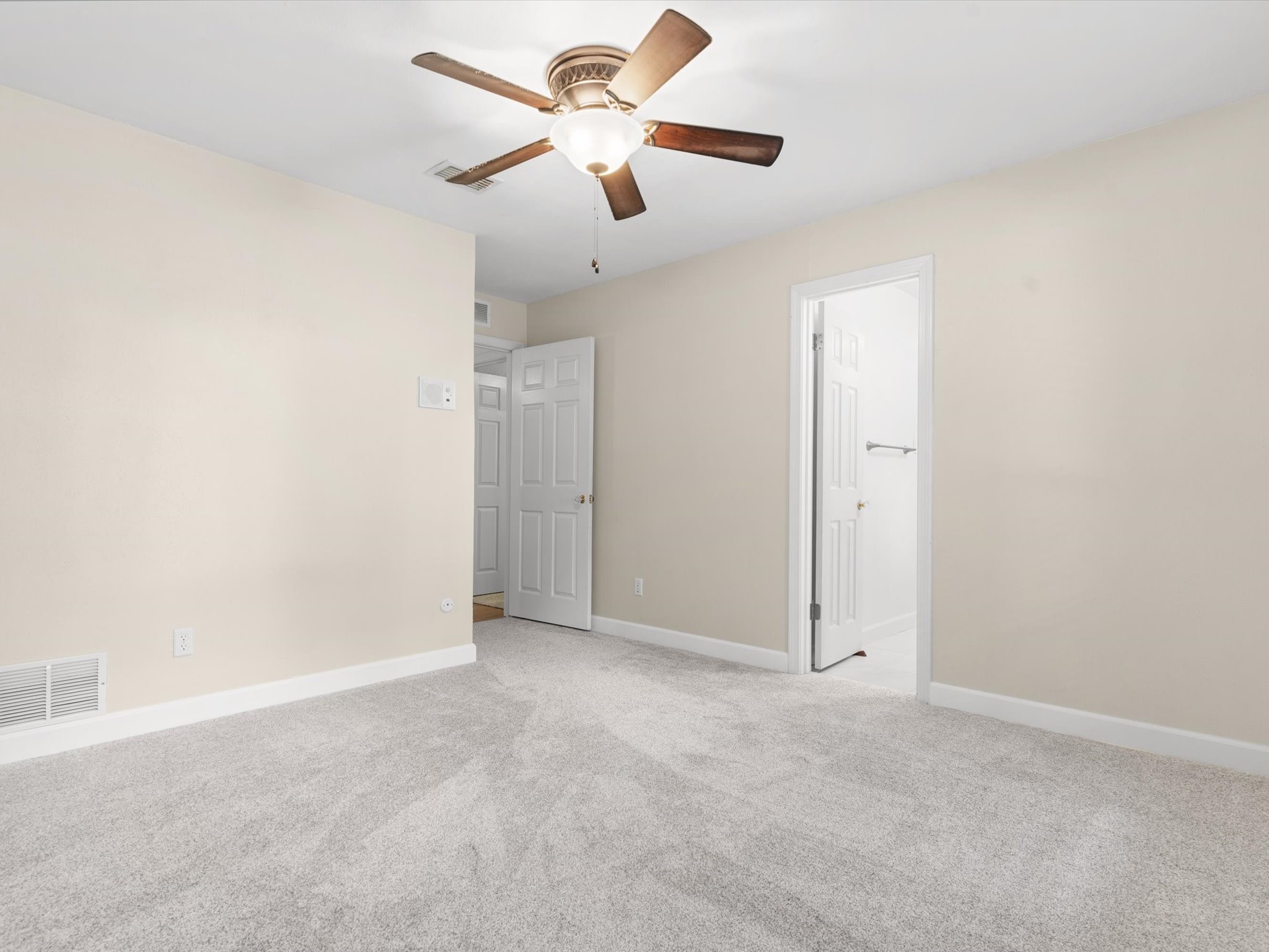 1800 Holm Oak Street Arlington TX 76012