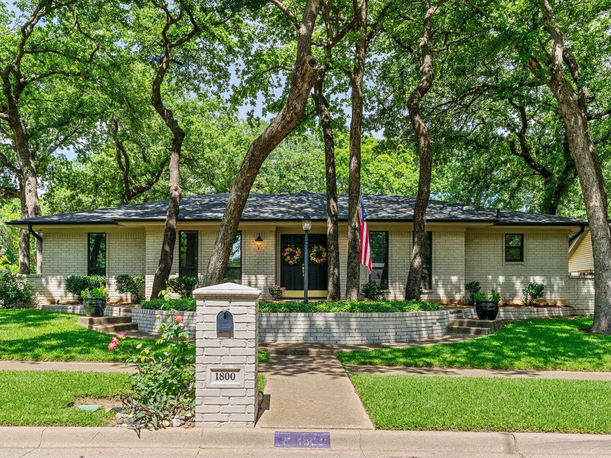 1800 Holm Oak Street Arlington TX 76012