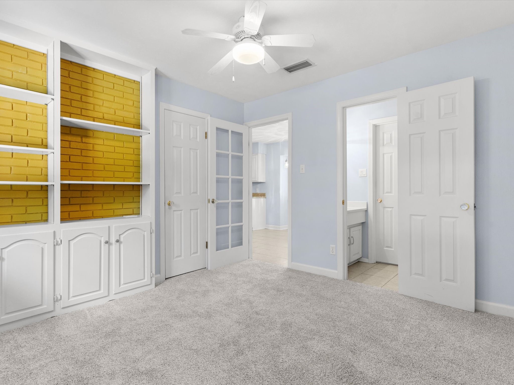 1800 Holm Oak Street Arlington TX 76012