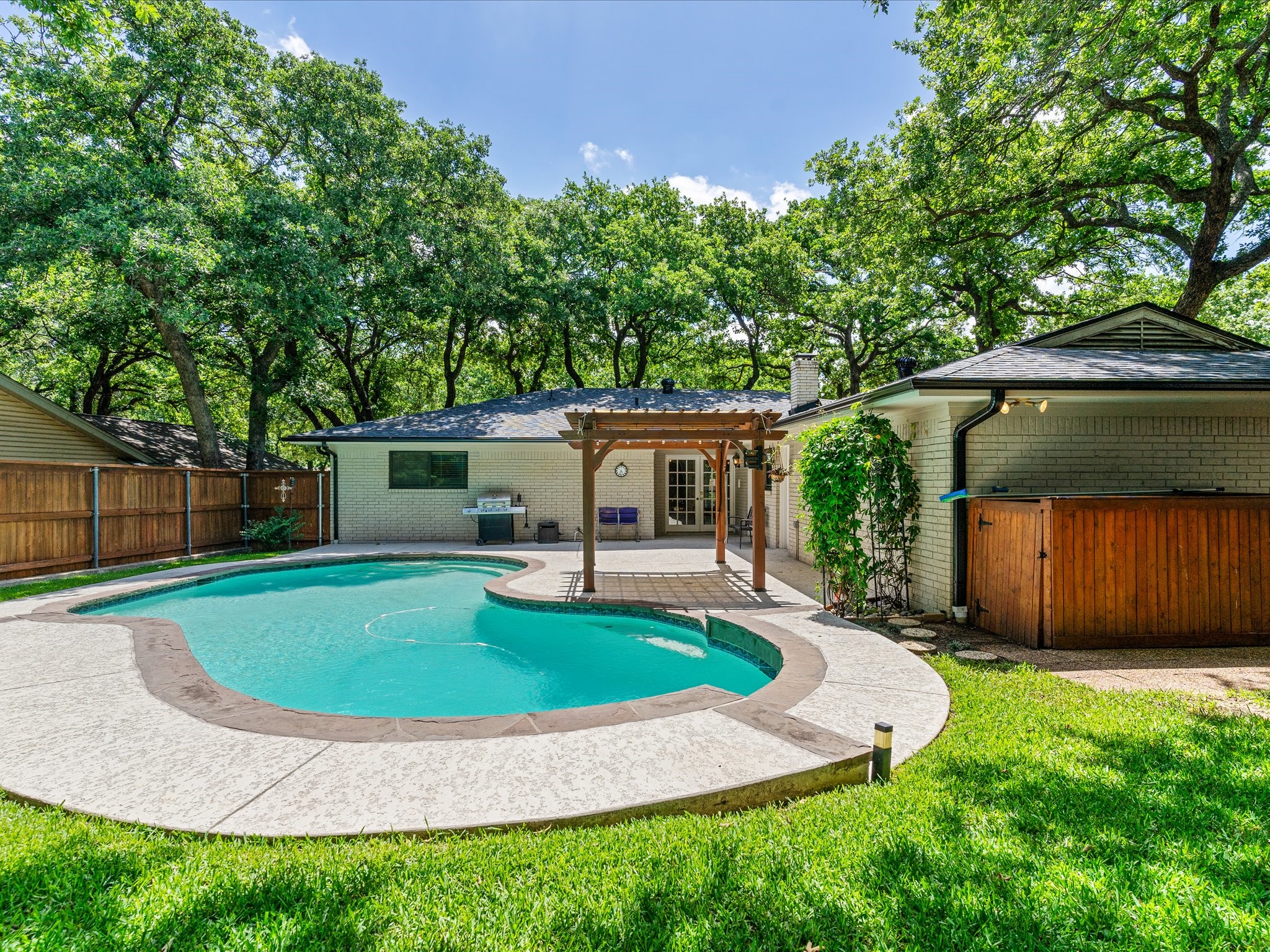 1800 Holm Oak Street Arlington TX 76012