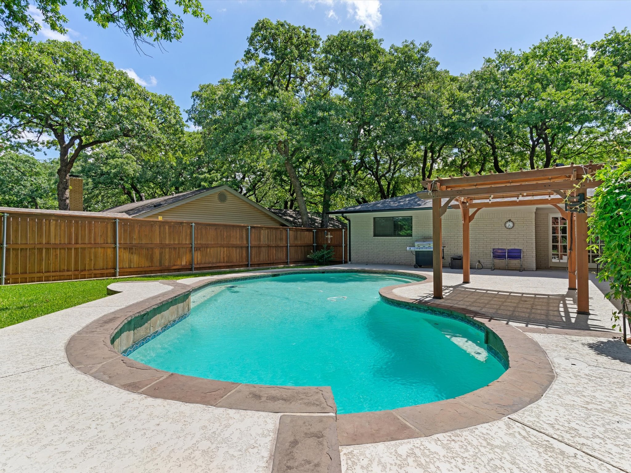 1800 Holm Oak Street Arlington TX 76012