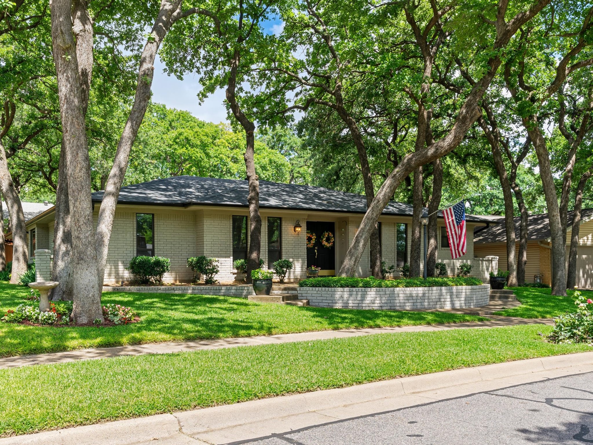 1800 Holm Oak Street Arlington TX 76012