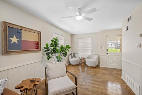 1209 Wildwood Drive Arlington TX 76011