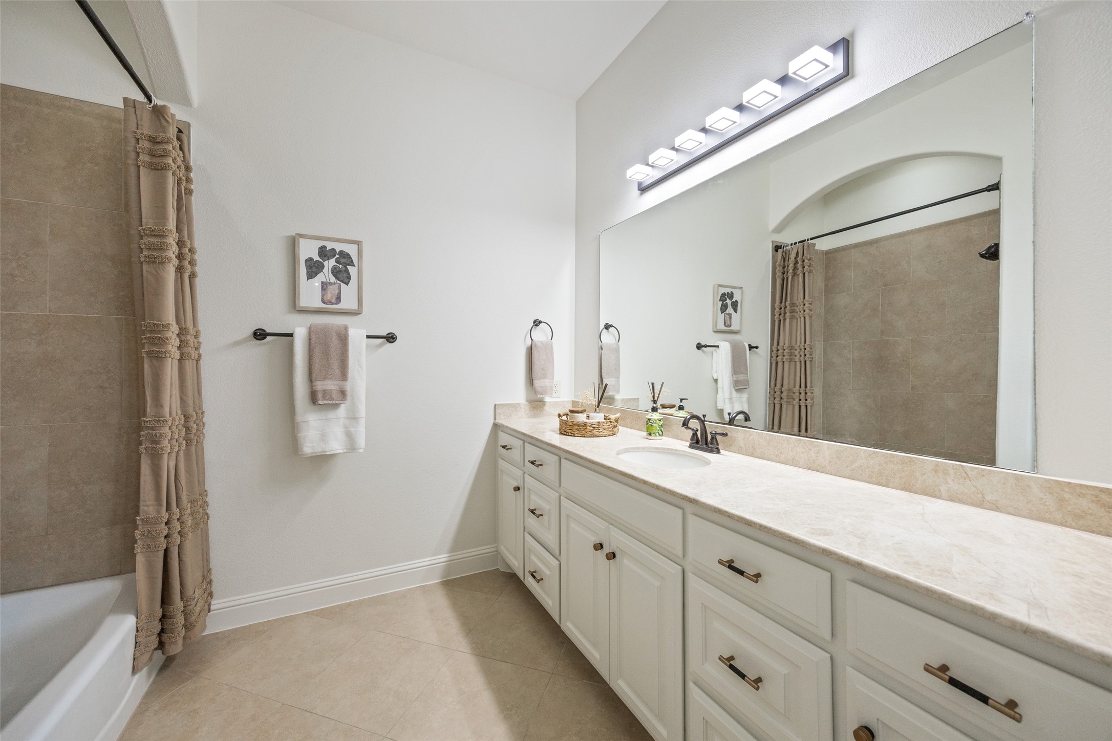 2032 Courtland Drive Frisco TX 75034