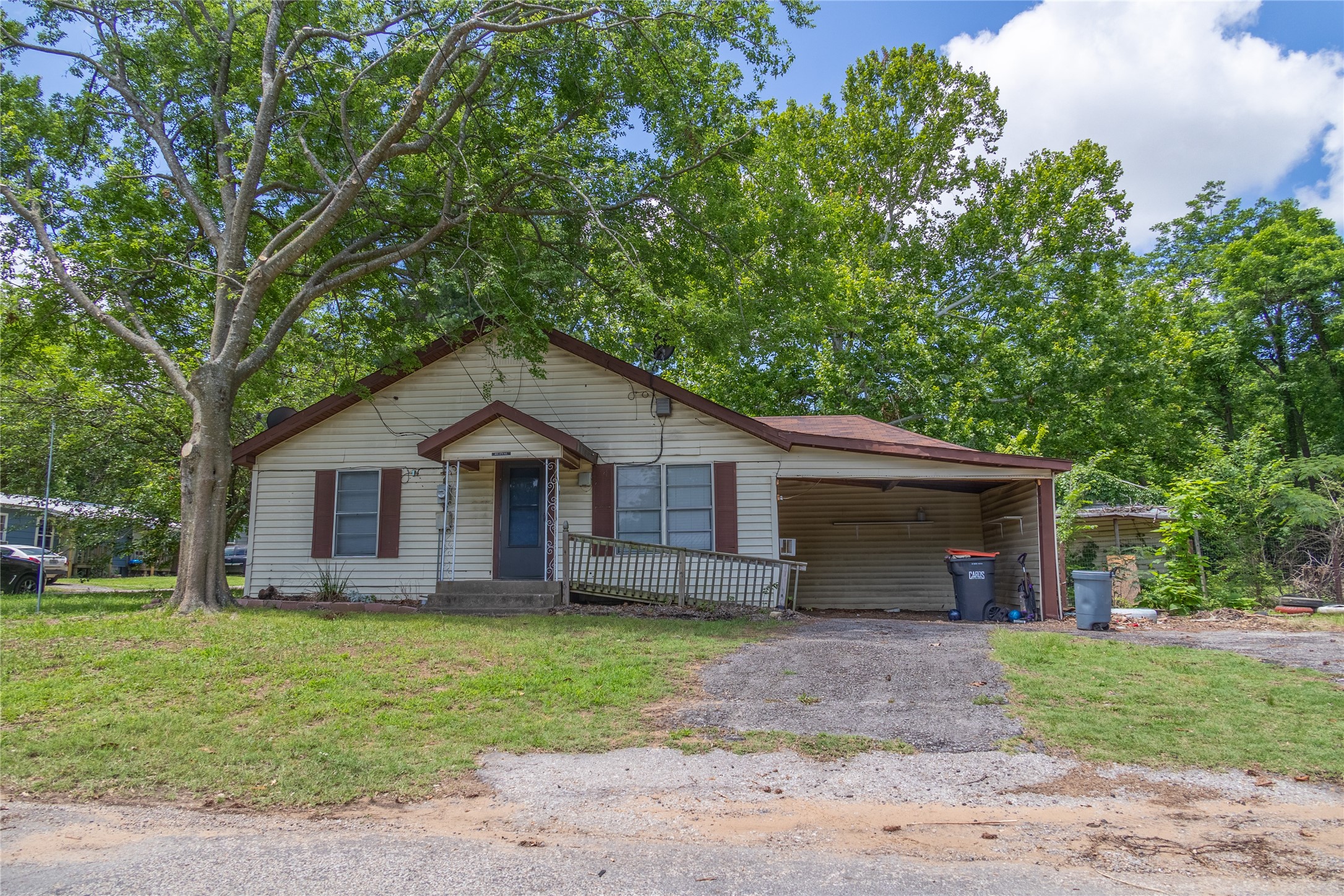 805 12th NE Paris TX 75460