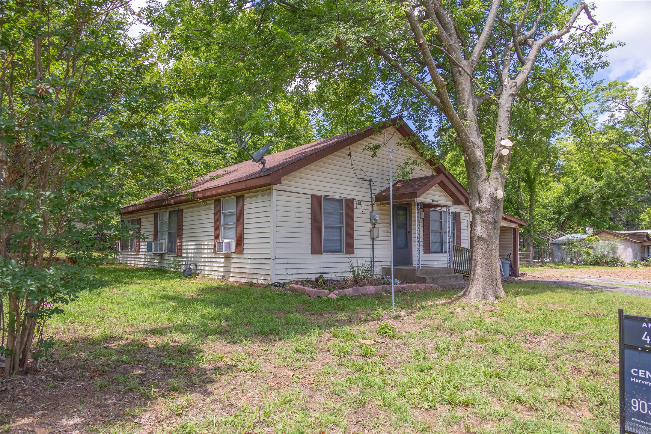 805 12th NE Paris TX 75460