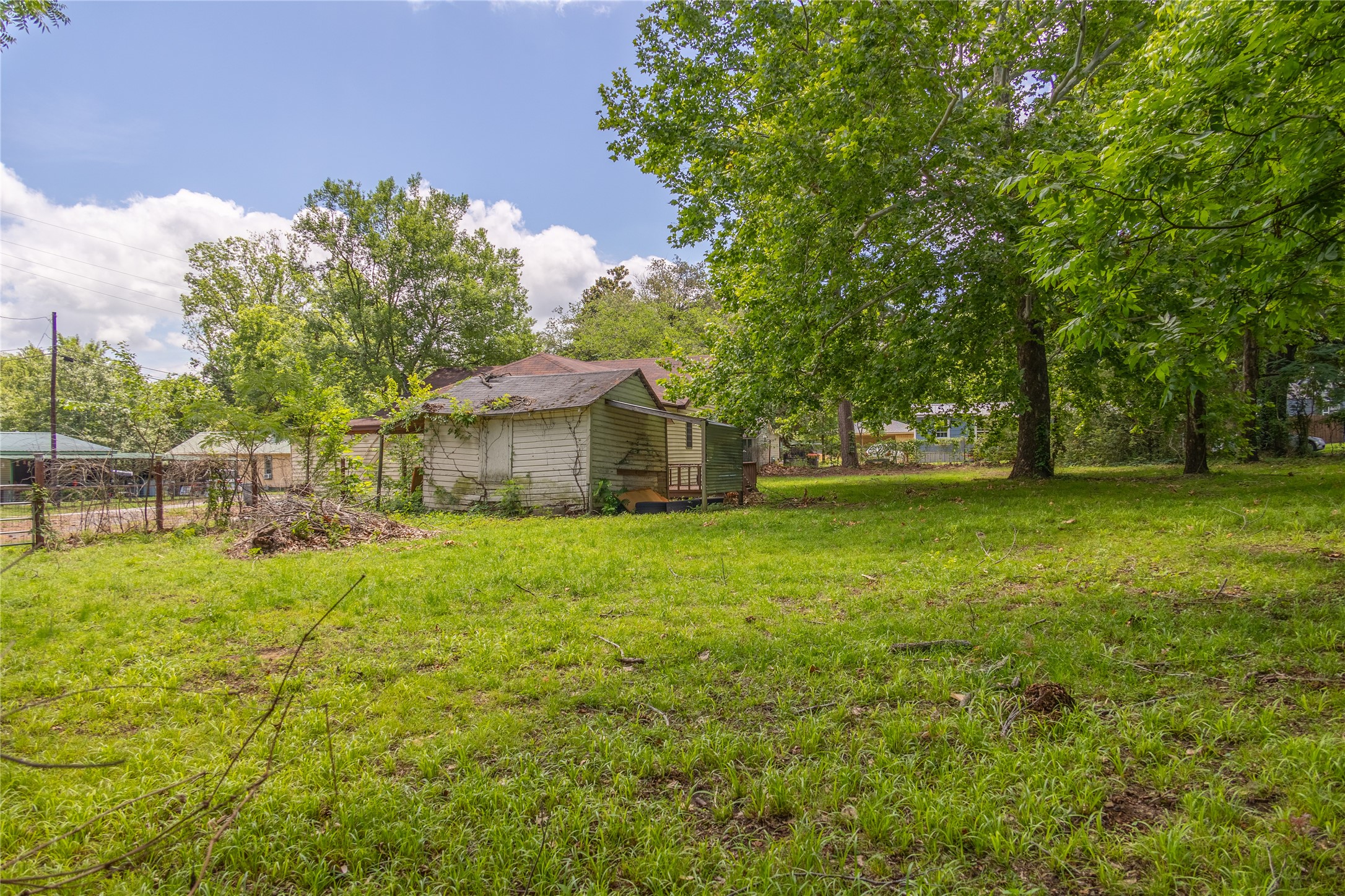 805 12th NE Paris TX 75460