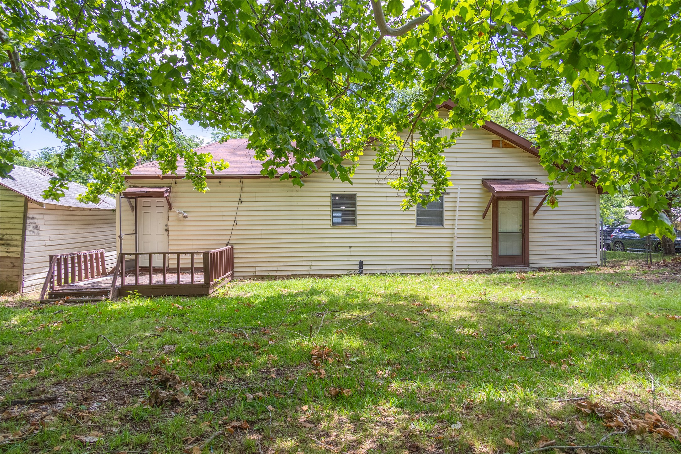 805 12th NE Paris TX 75460