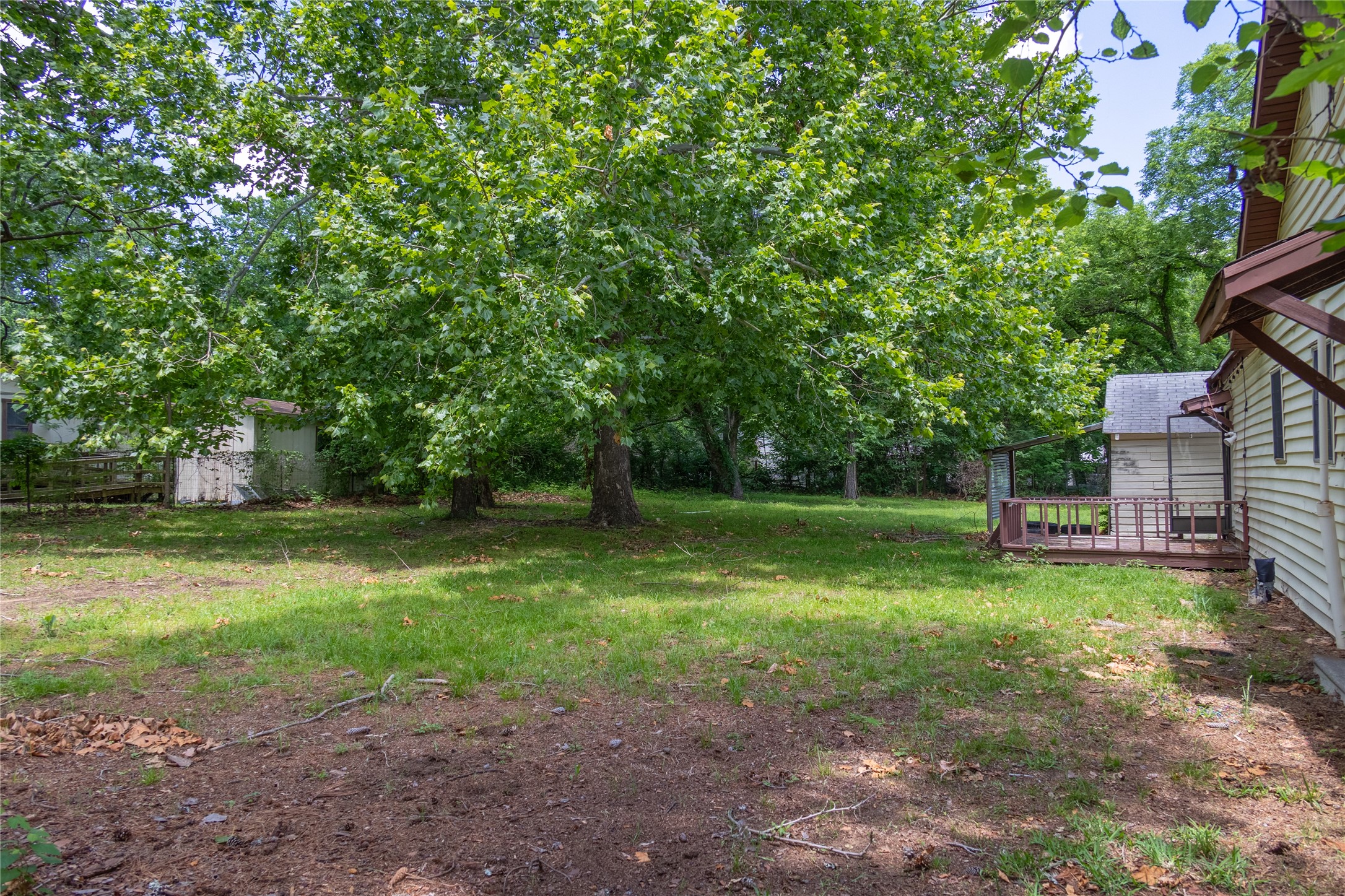 805 12th NE Paris TX 75460