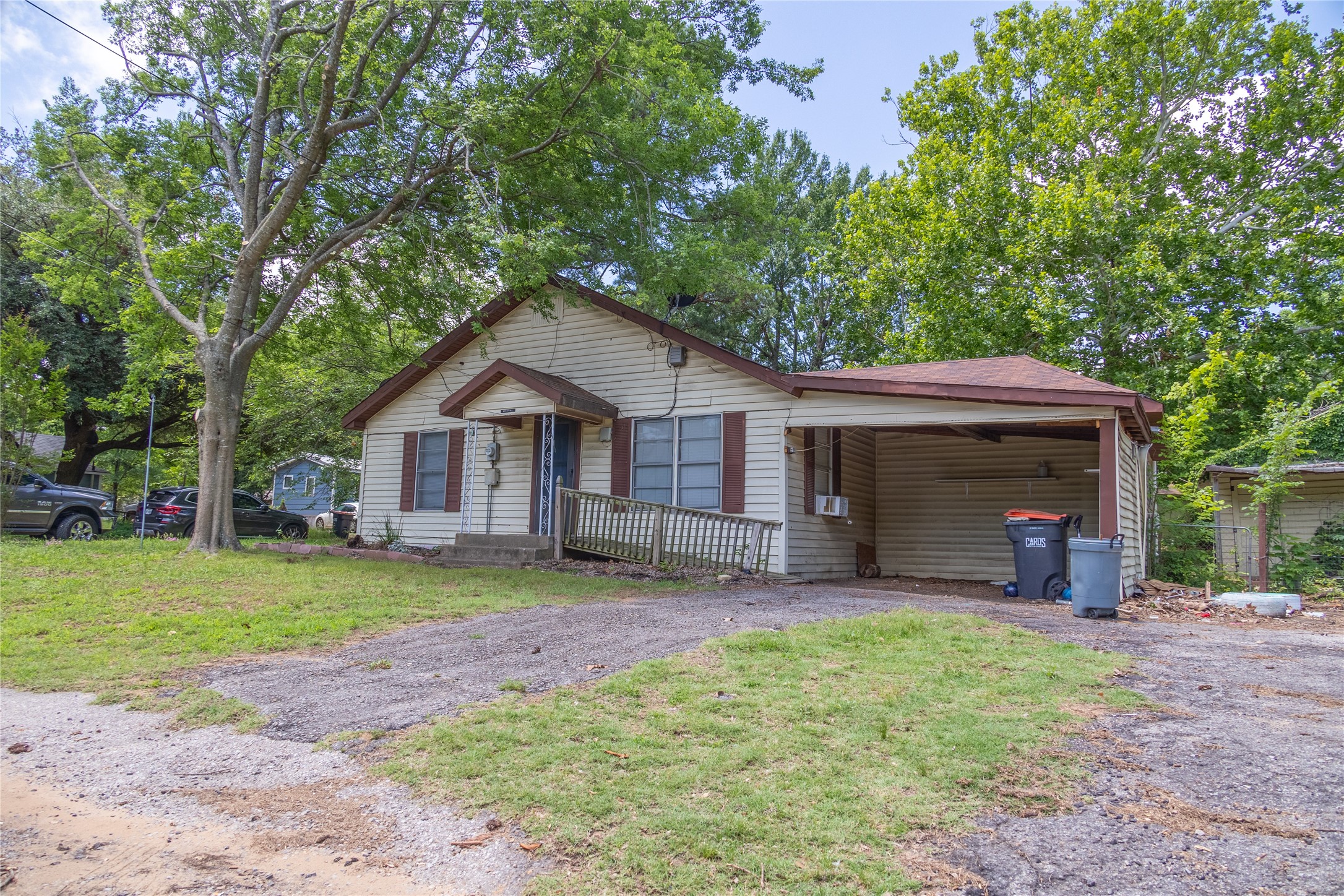 805 12th NE Paris TX 75460