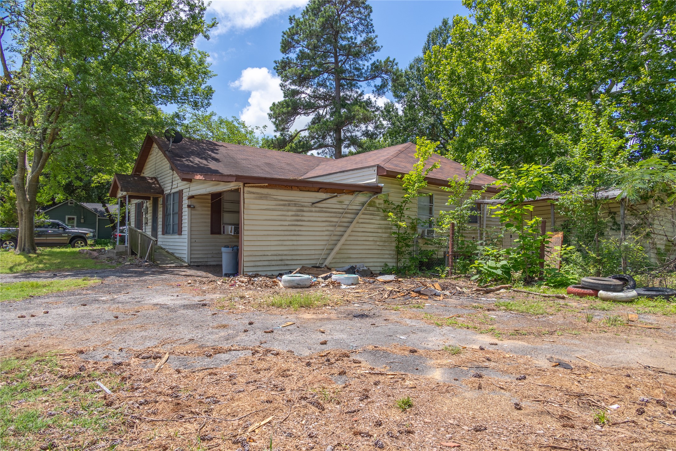 805 12th NE Paris TX 75460