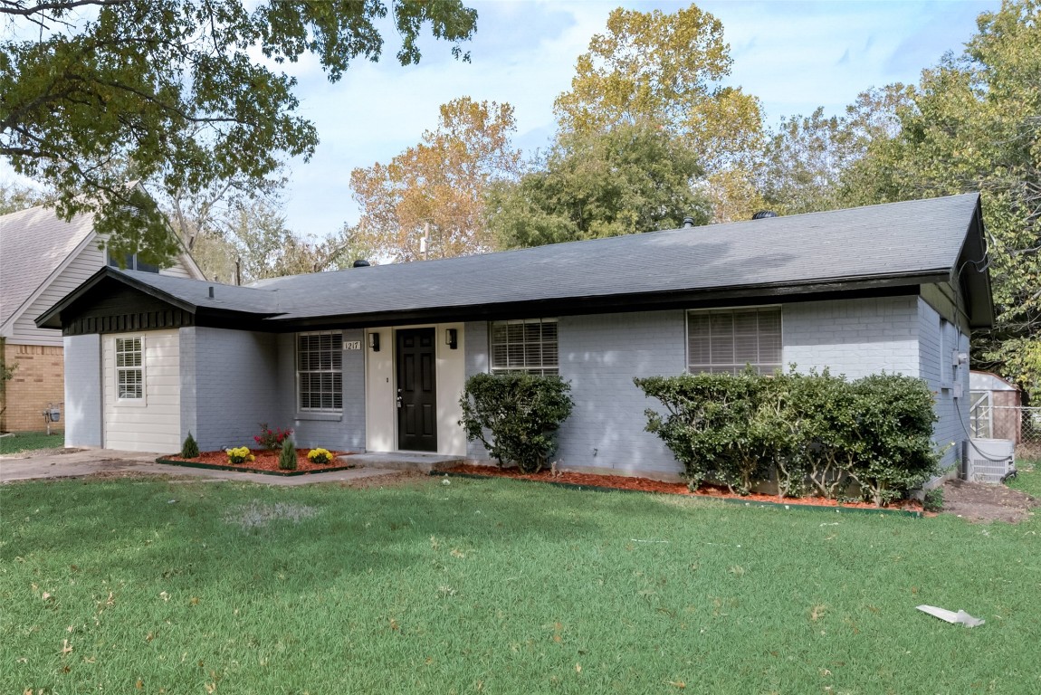 1217 Marlborough Street Sherman TX 75092