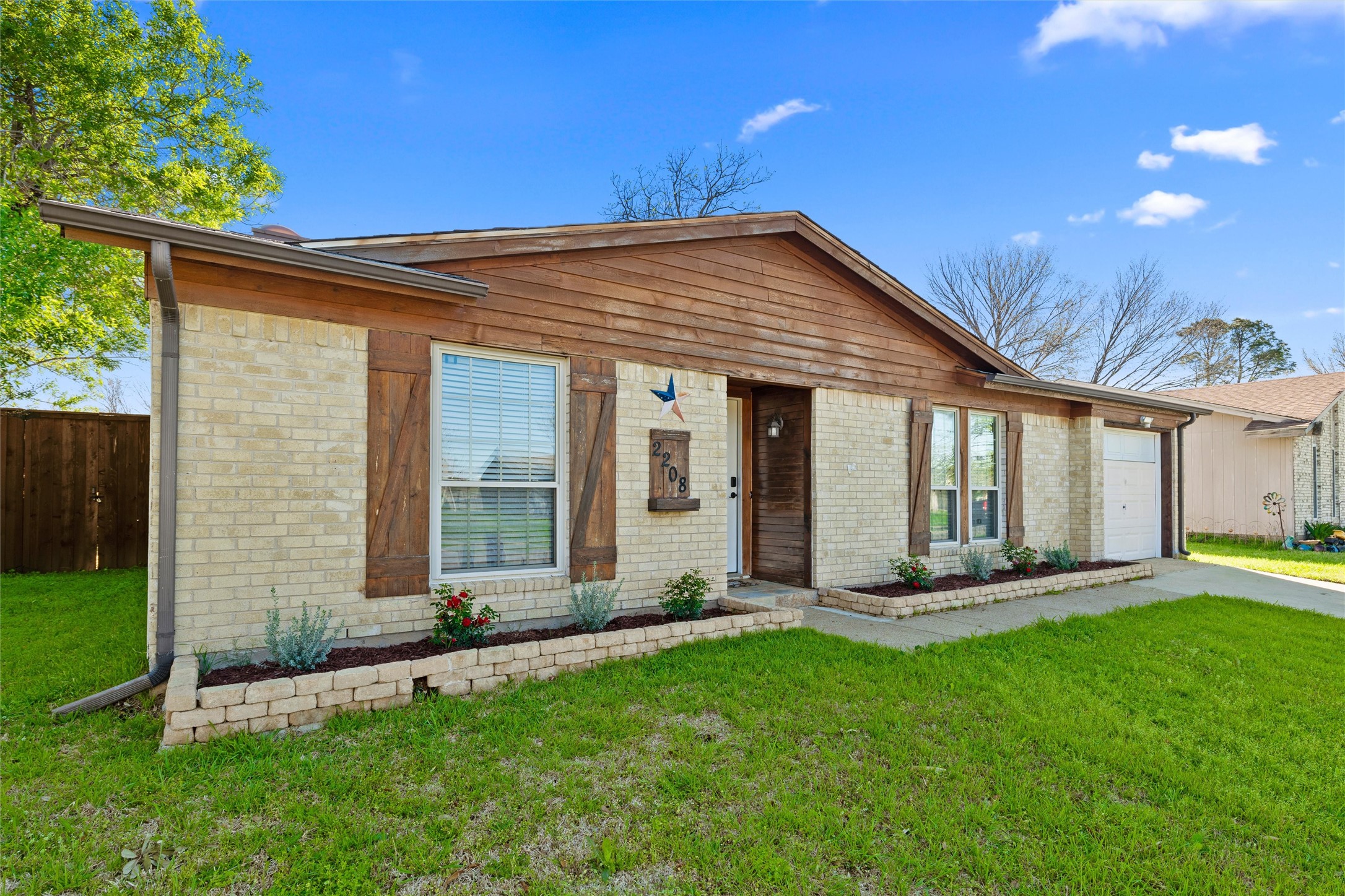 2208 Biscayne Drive W Irving TX 75060