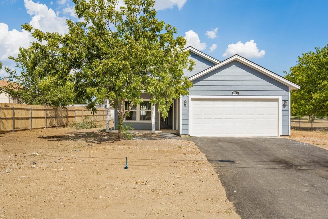 1605 SW 11th Avenue Mineral Wells TX 76067