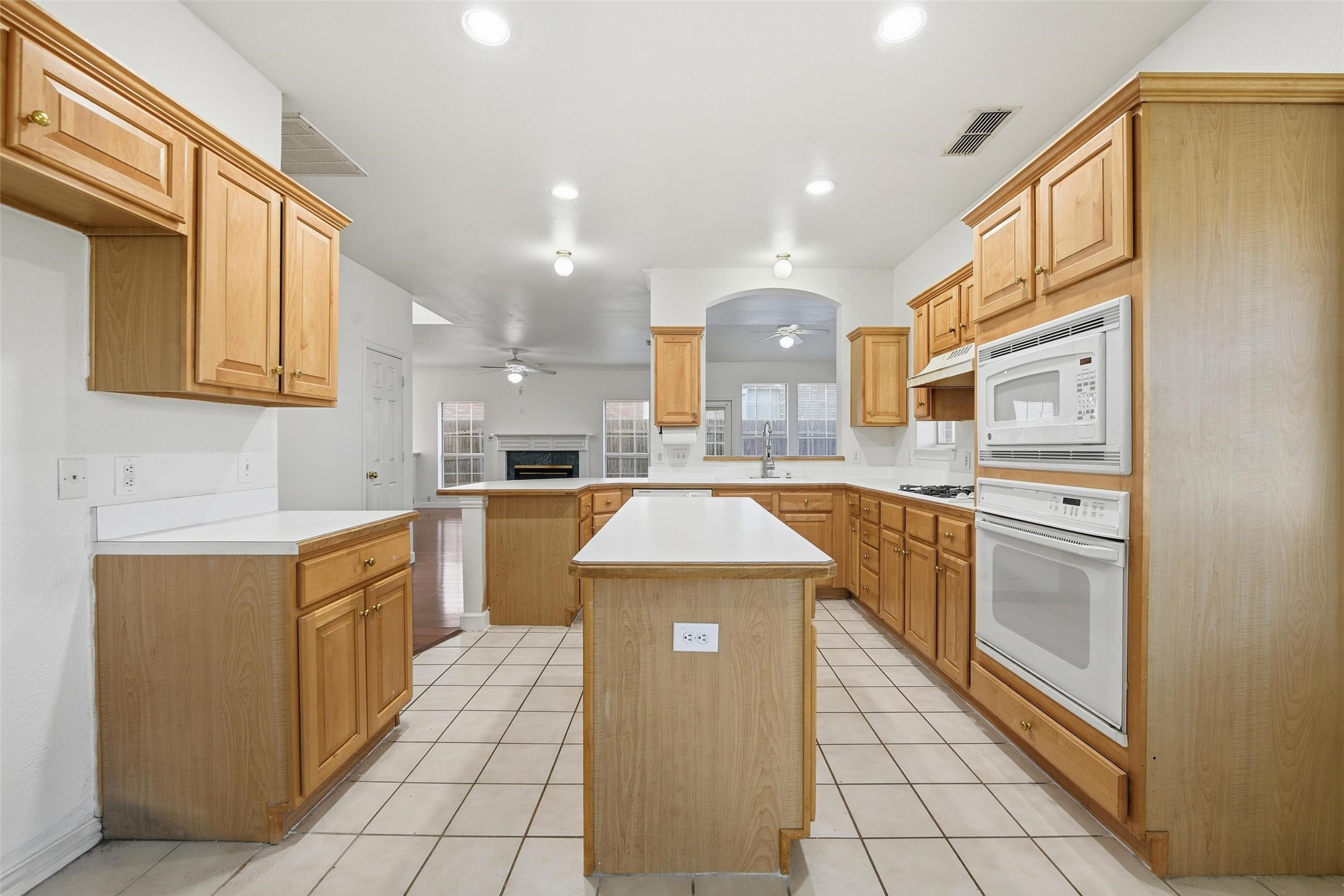 5709 Christy Lane Haltom City TX 76137
